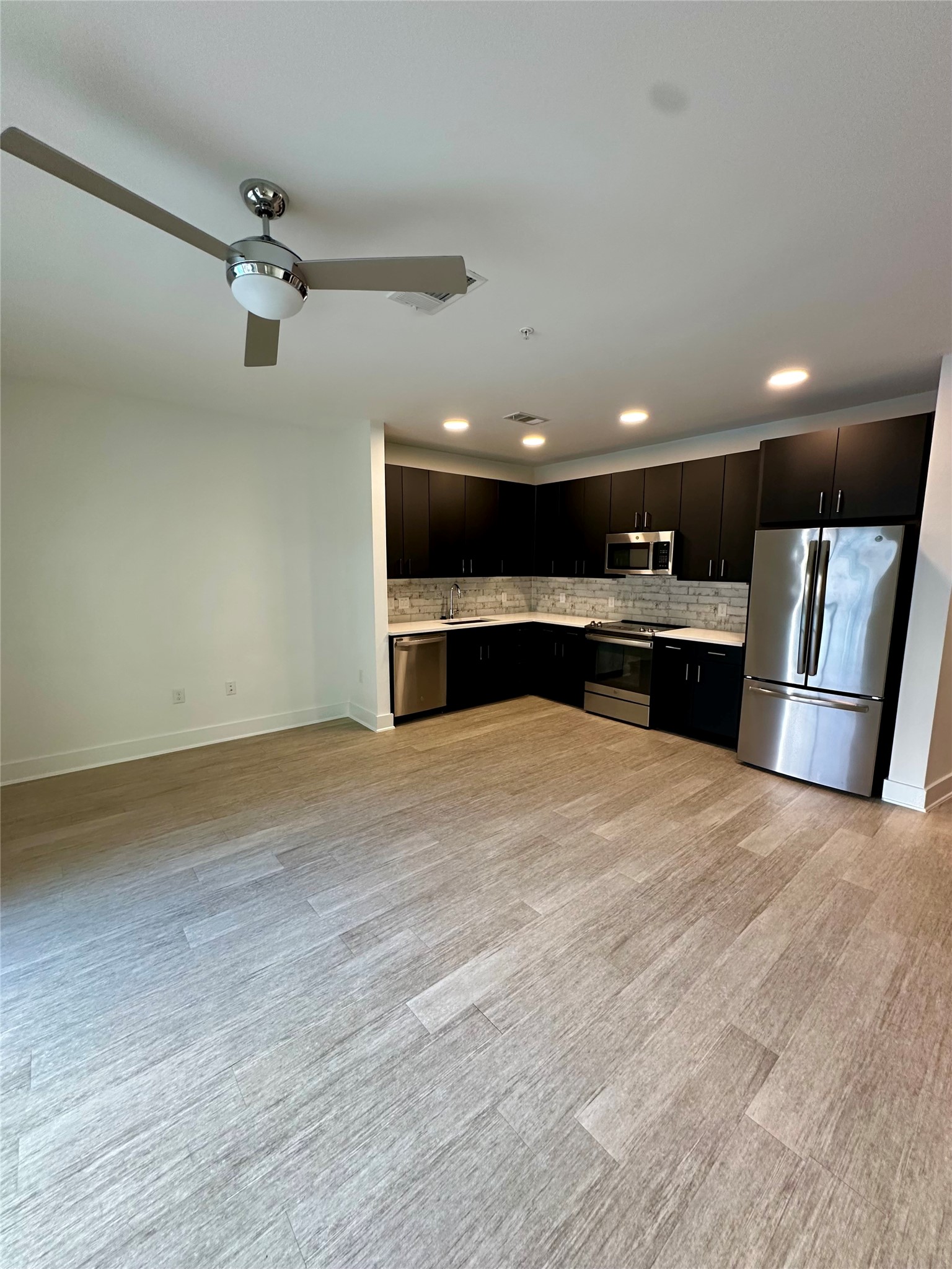 6400 Washington Avenue 645 Property Photo 4