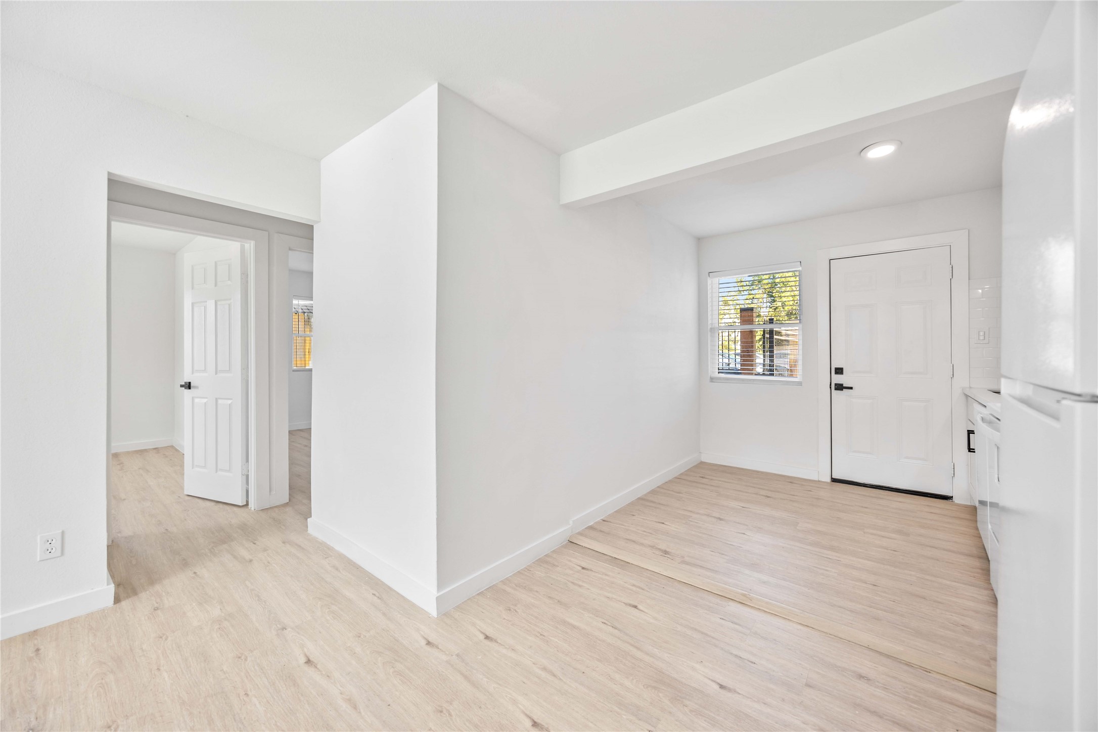 6811 Del Rio Street 2 Property Photo 6