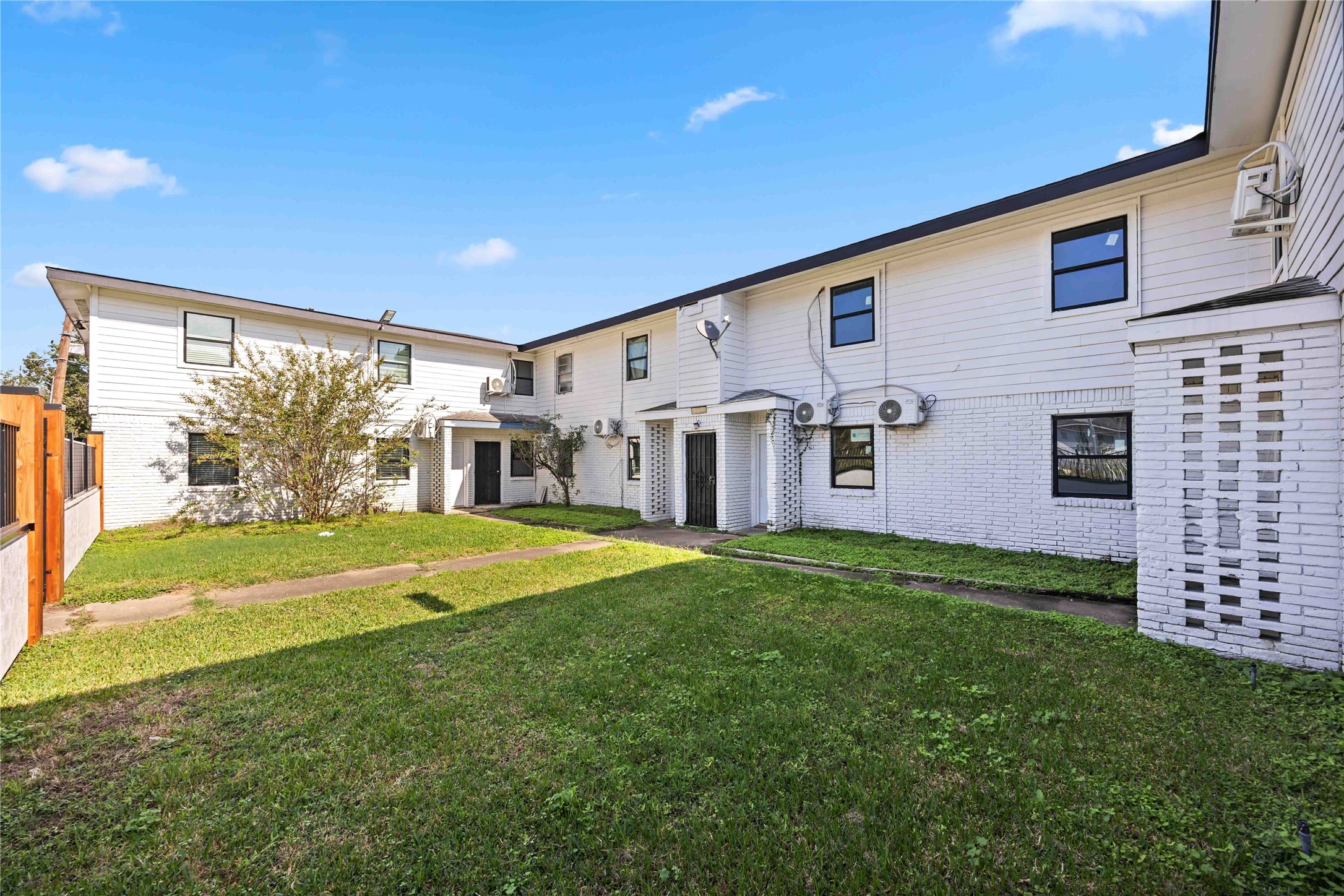 6811 Del Rio Street 2 Property Photo 19