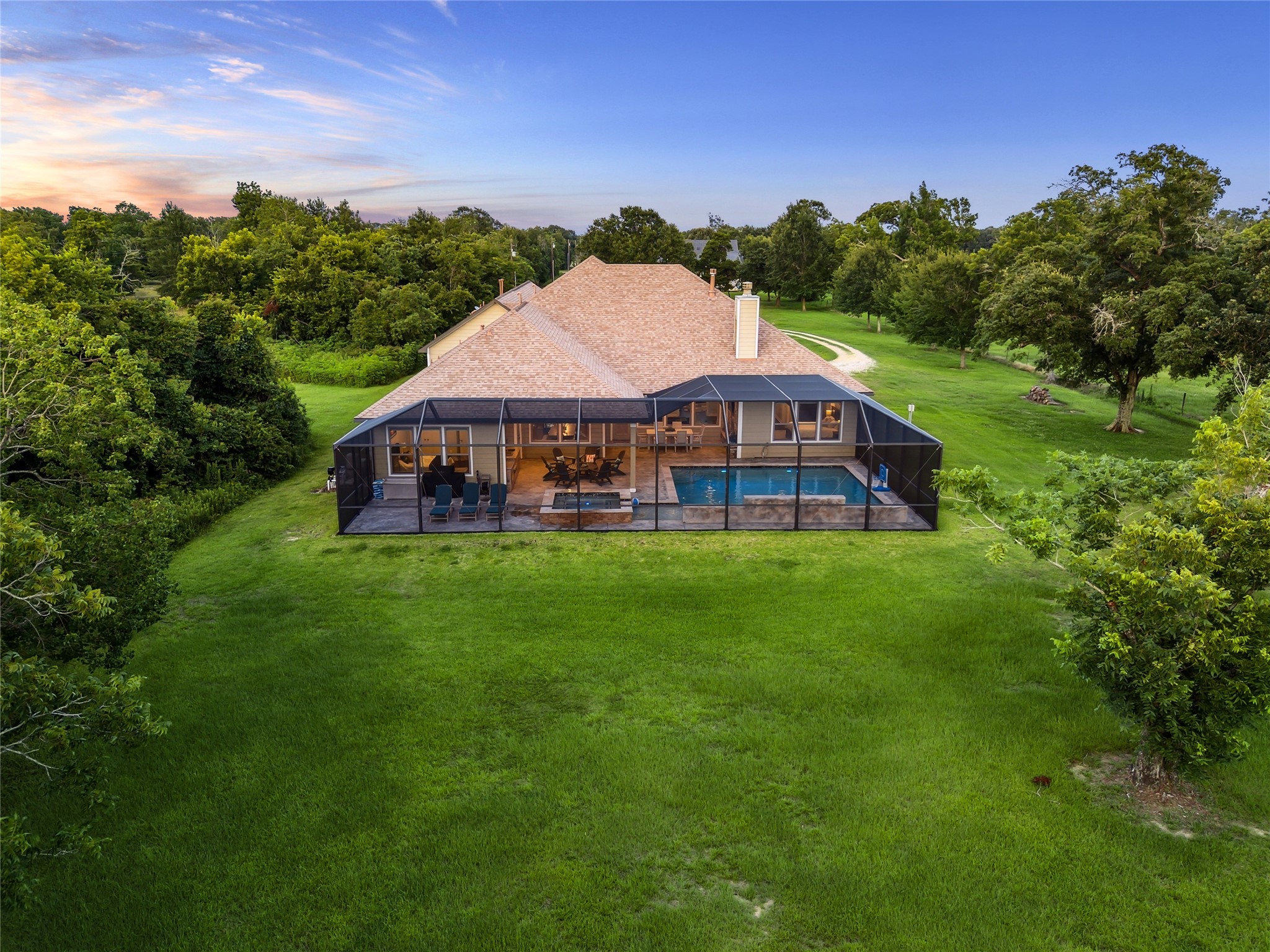 3848 S Main Street Property Photo 4