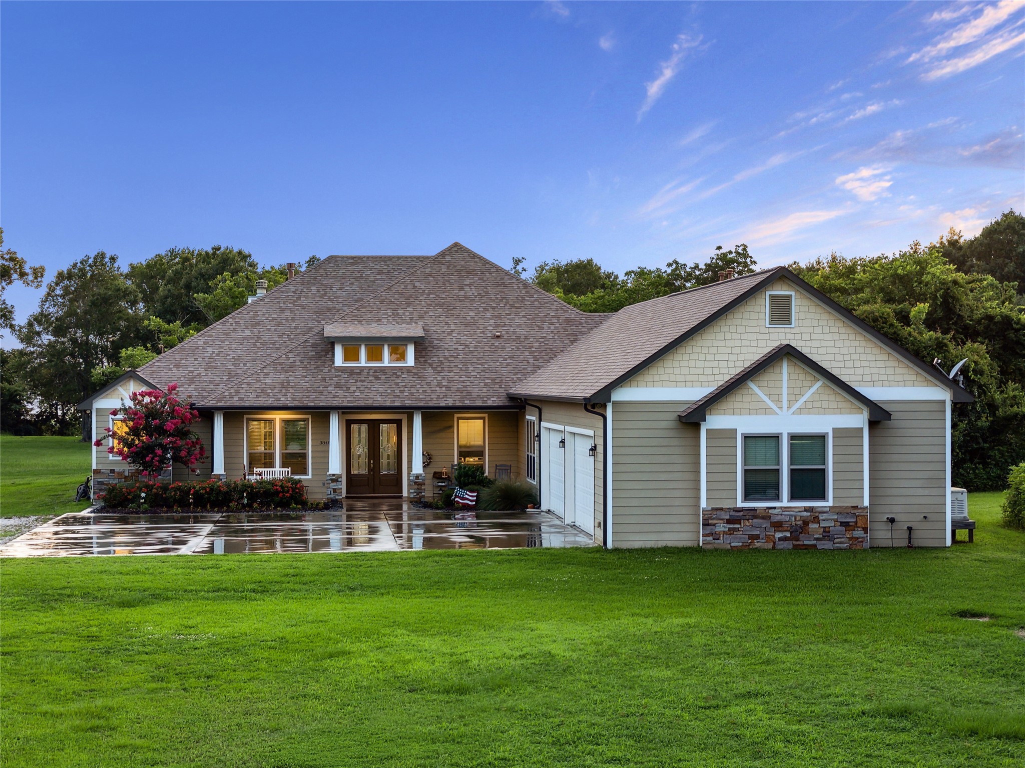 3848 S Main Street Property Photo 5