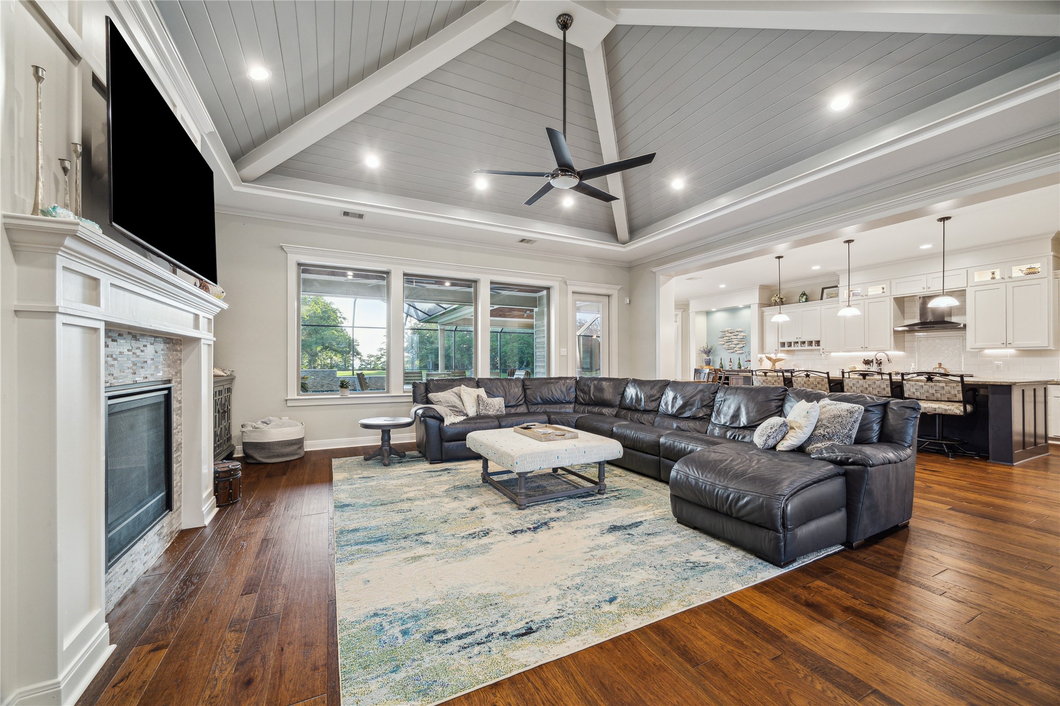 3848 S Main Street Property Photo 12