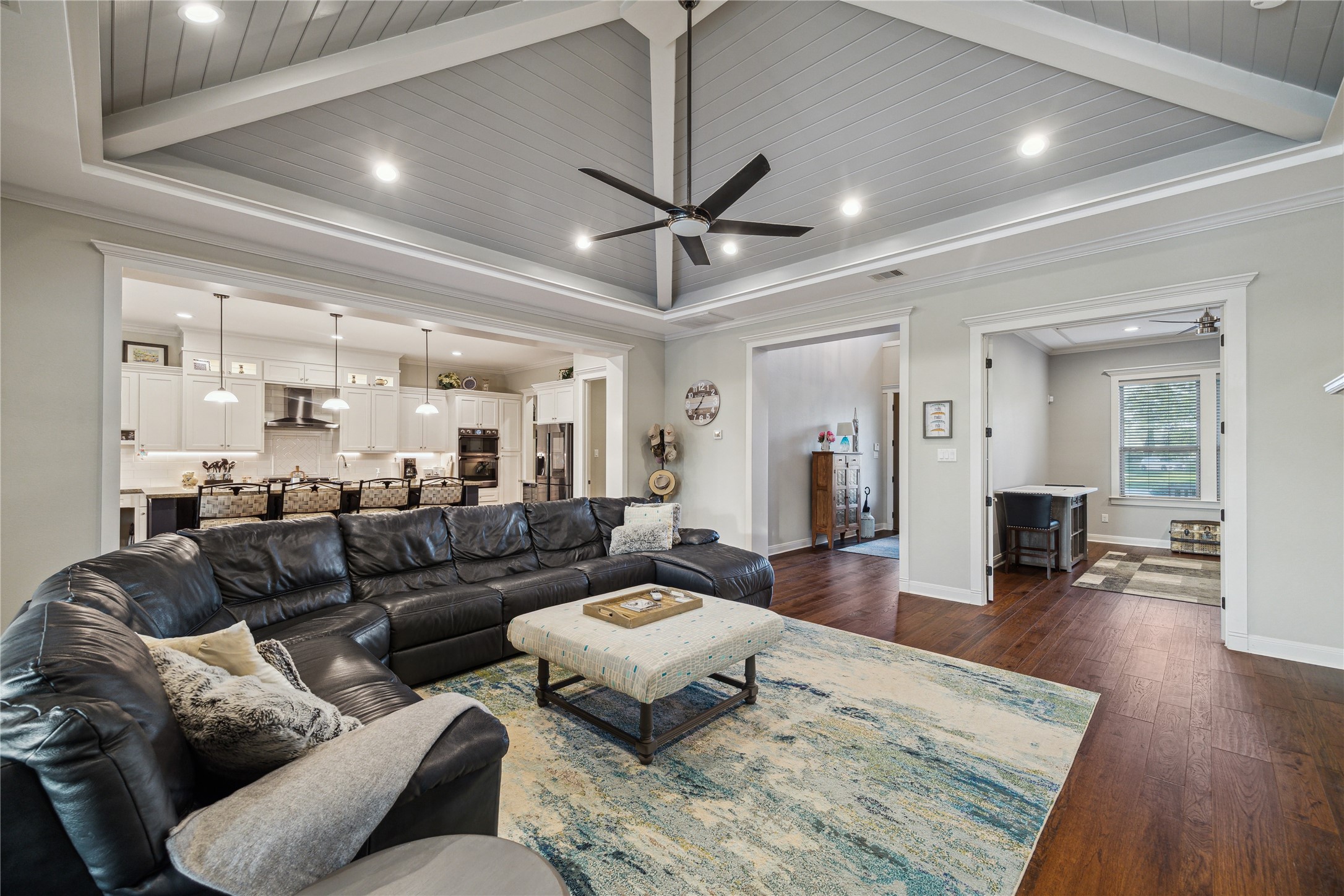 3848 S Main Street Property Photo 13