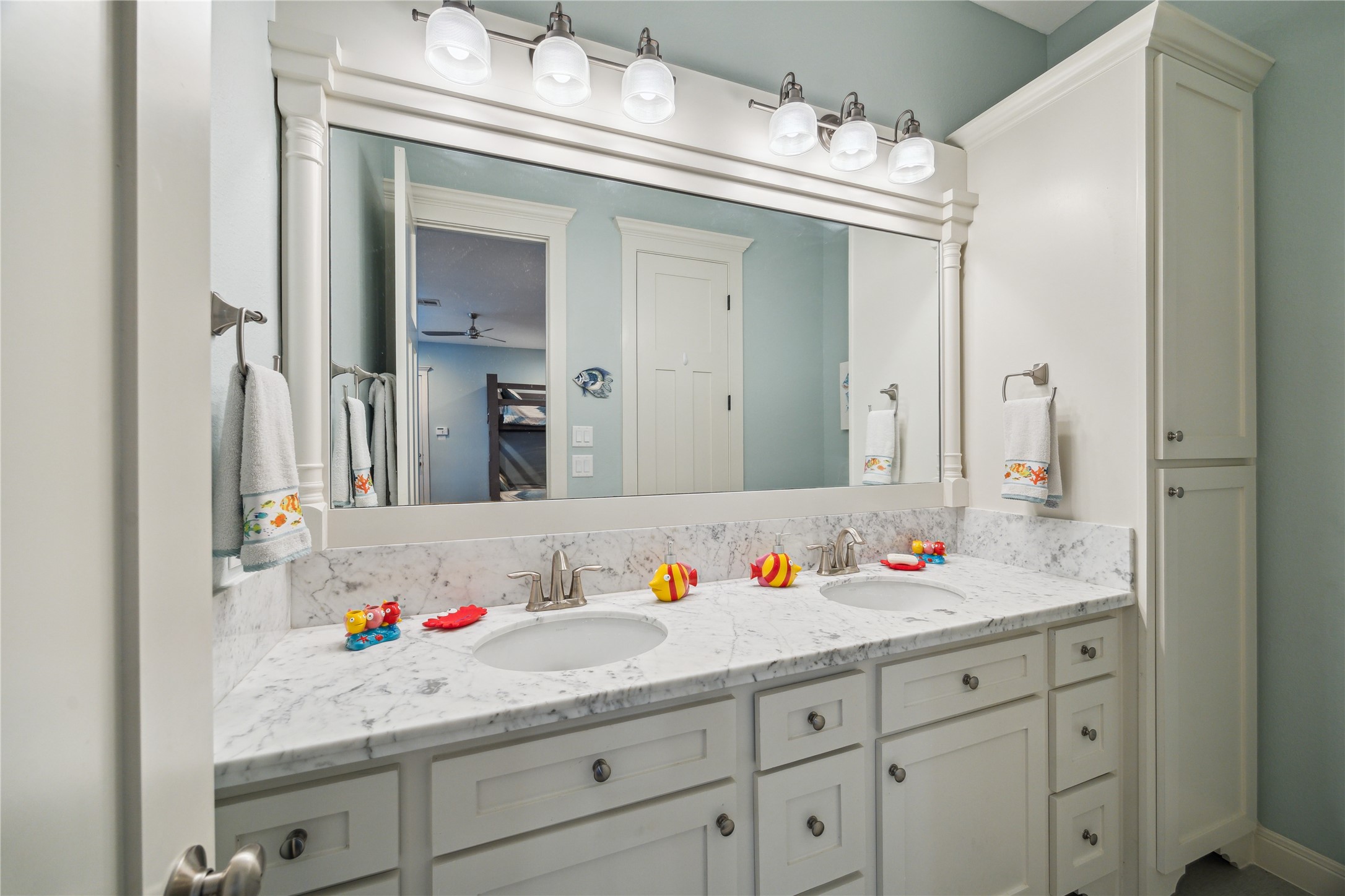 3848 S Main Street Property Photo 16