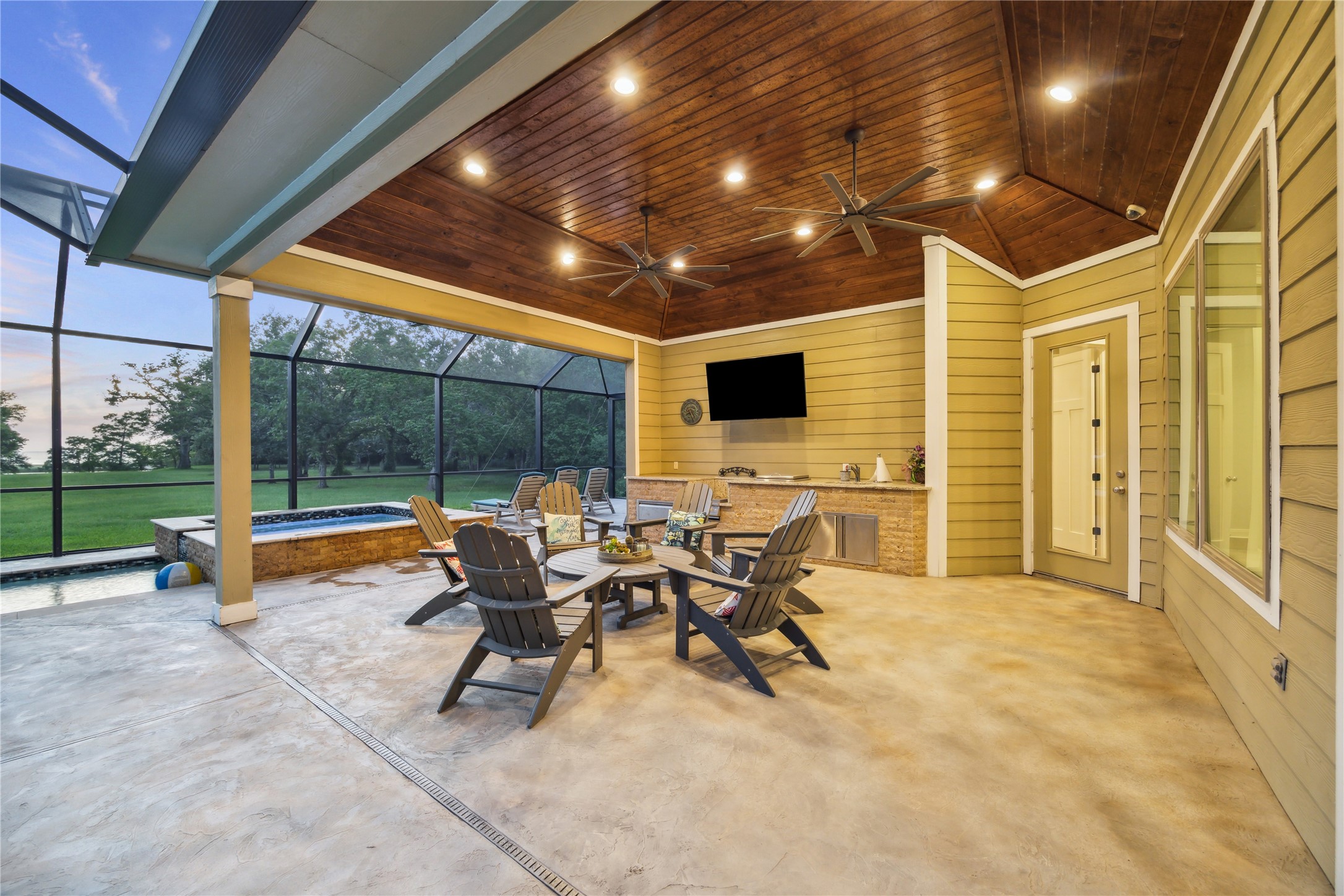 3848 S Main Street Property Photo 30