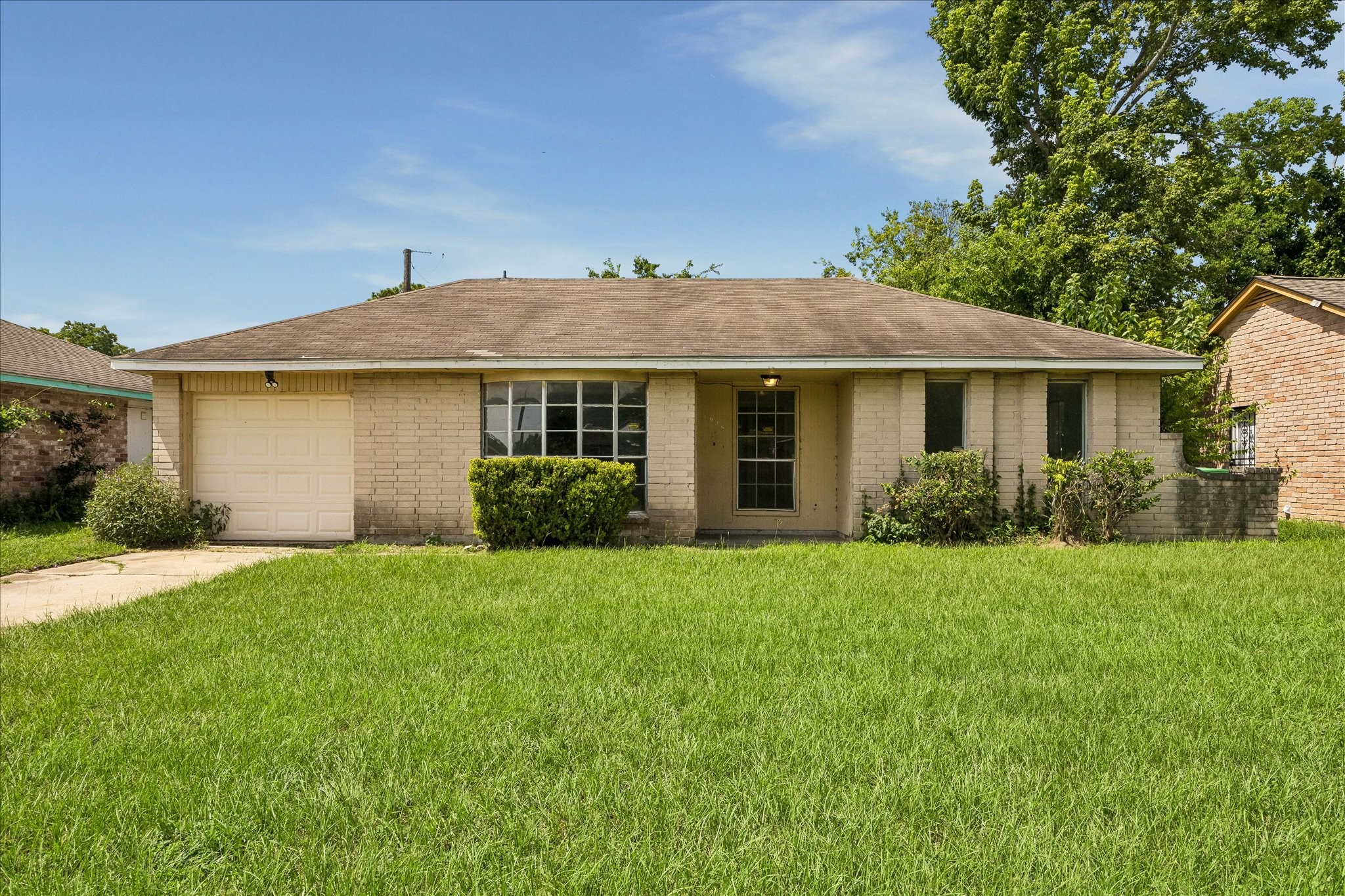 4938 Glenridge Street Property Photo 1