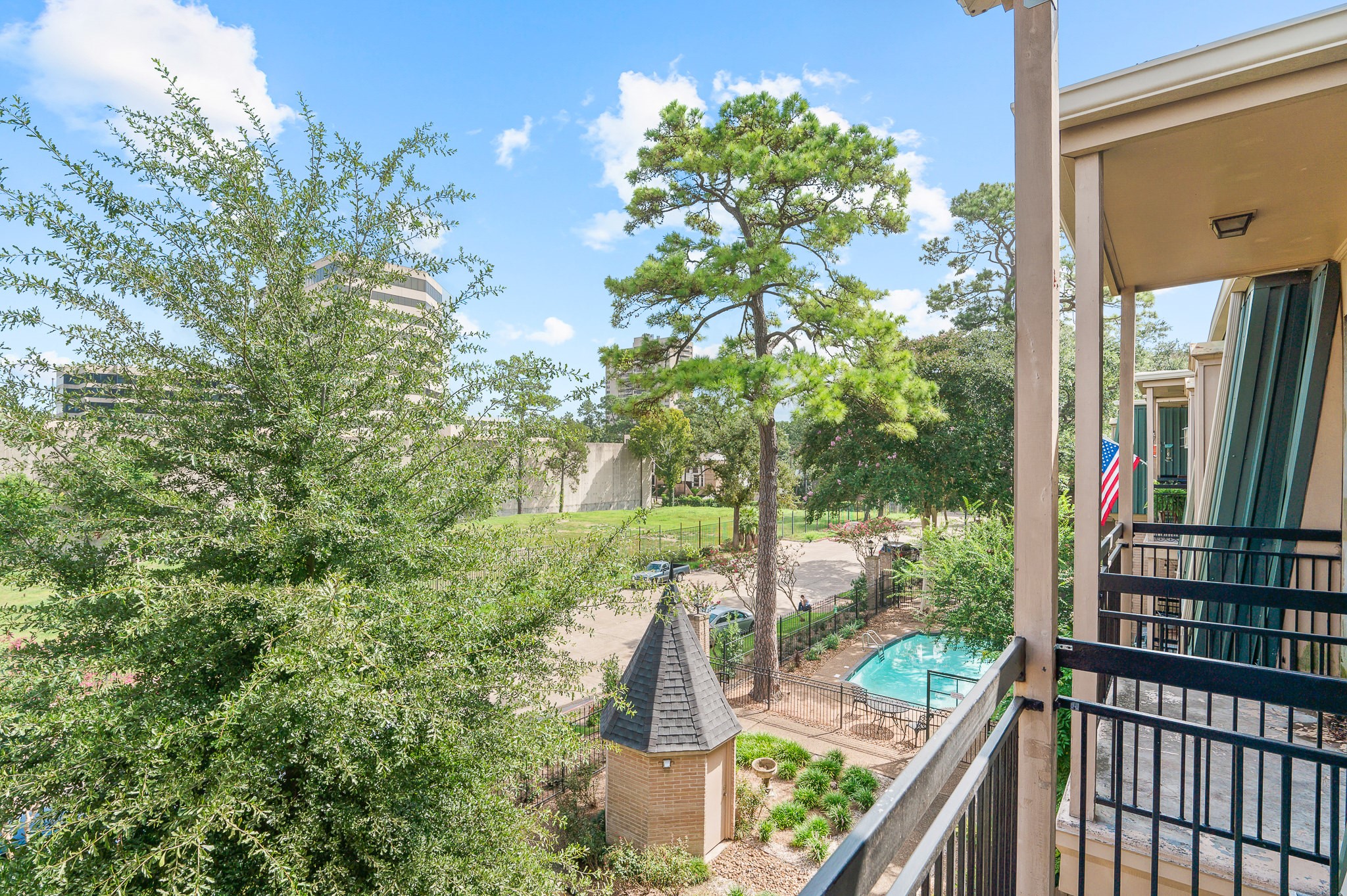 4515 Briar Hollow Place 312 Property Photo 4
