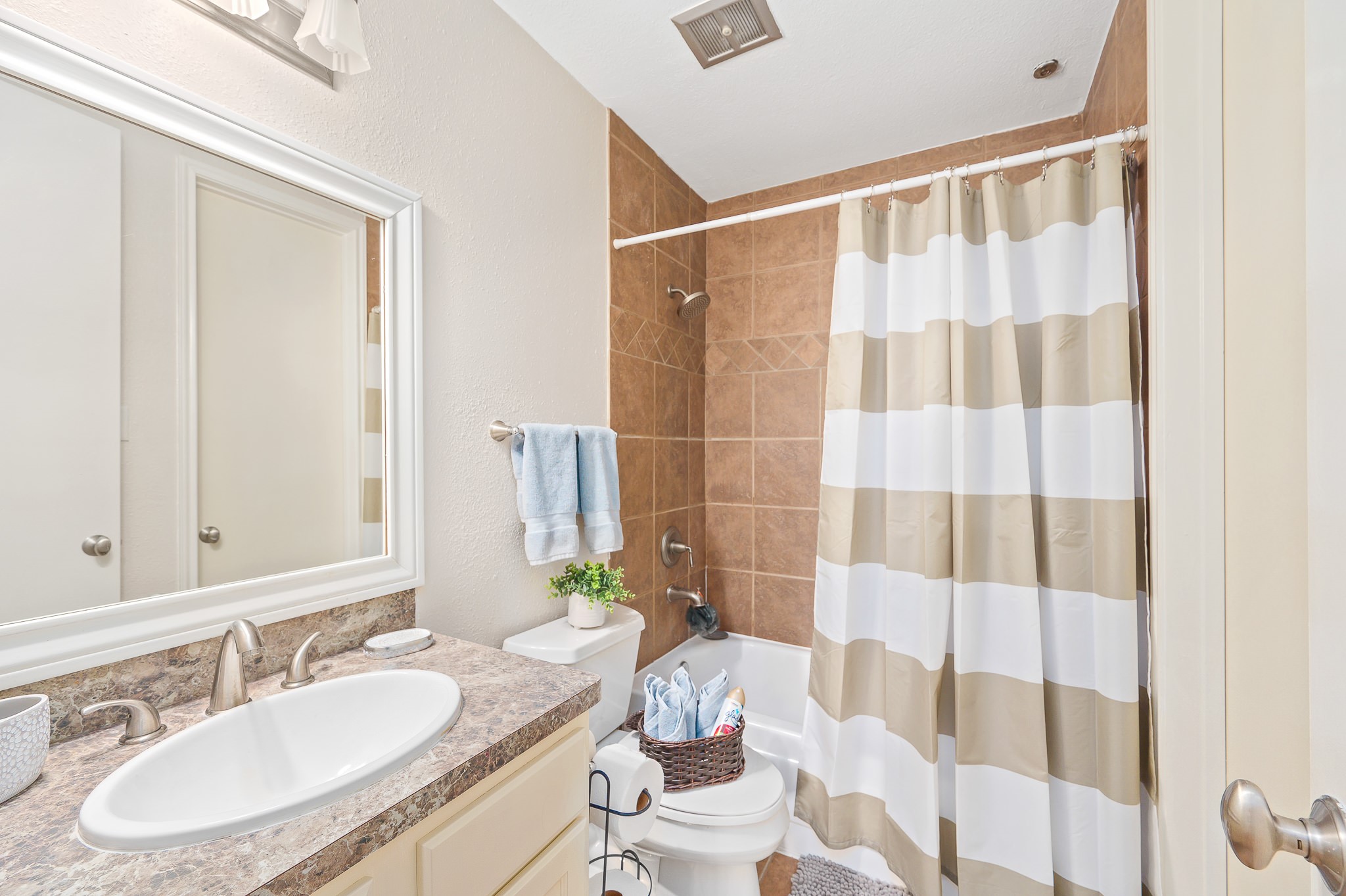 4515 Briar Hollow Place 312 Property Photo 19