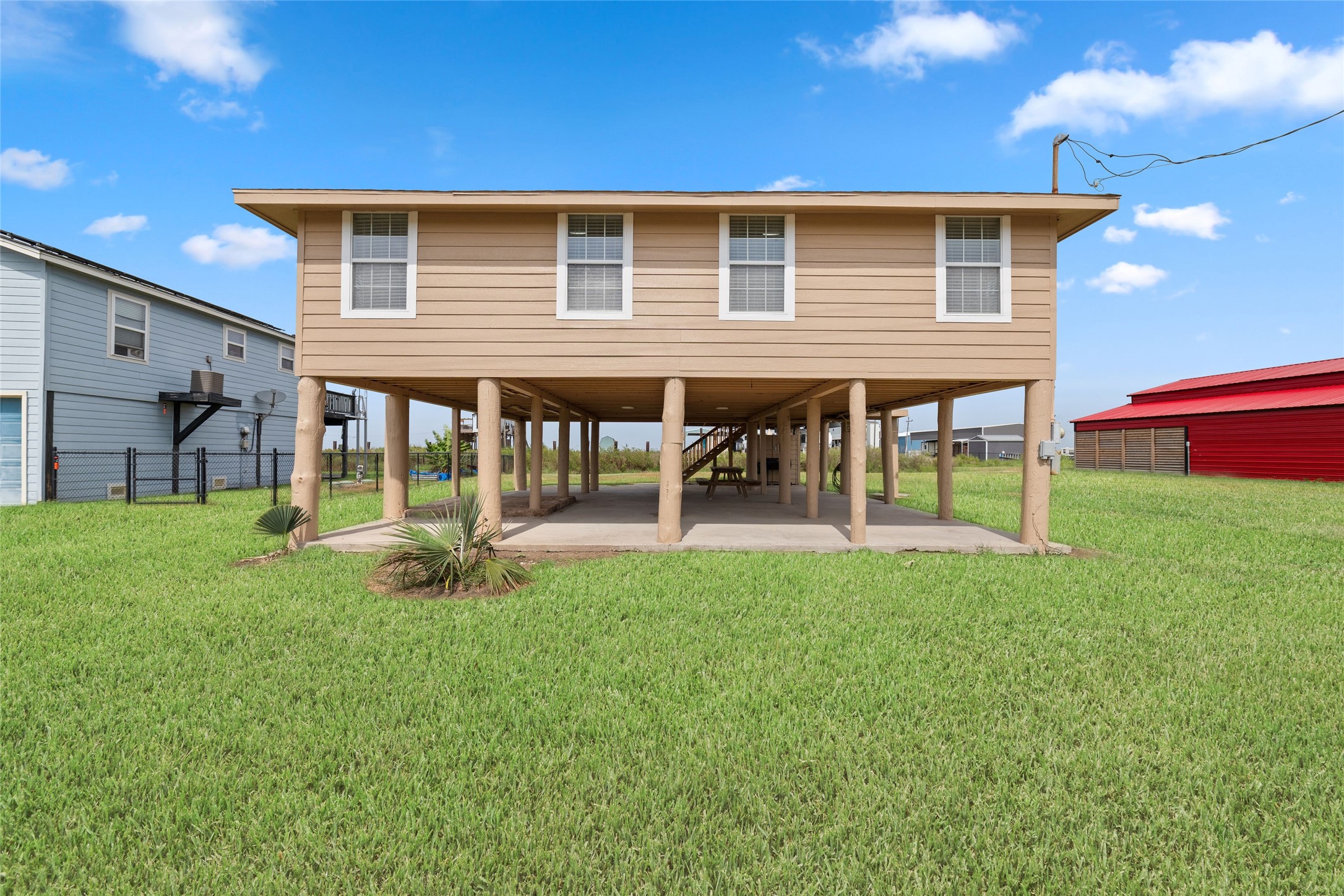 1228 W Canal Property Photo 1