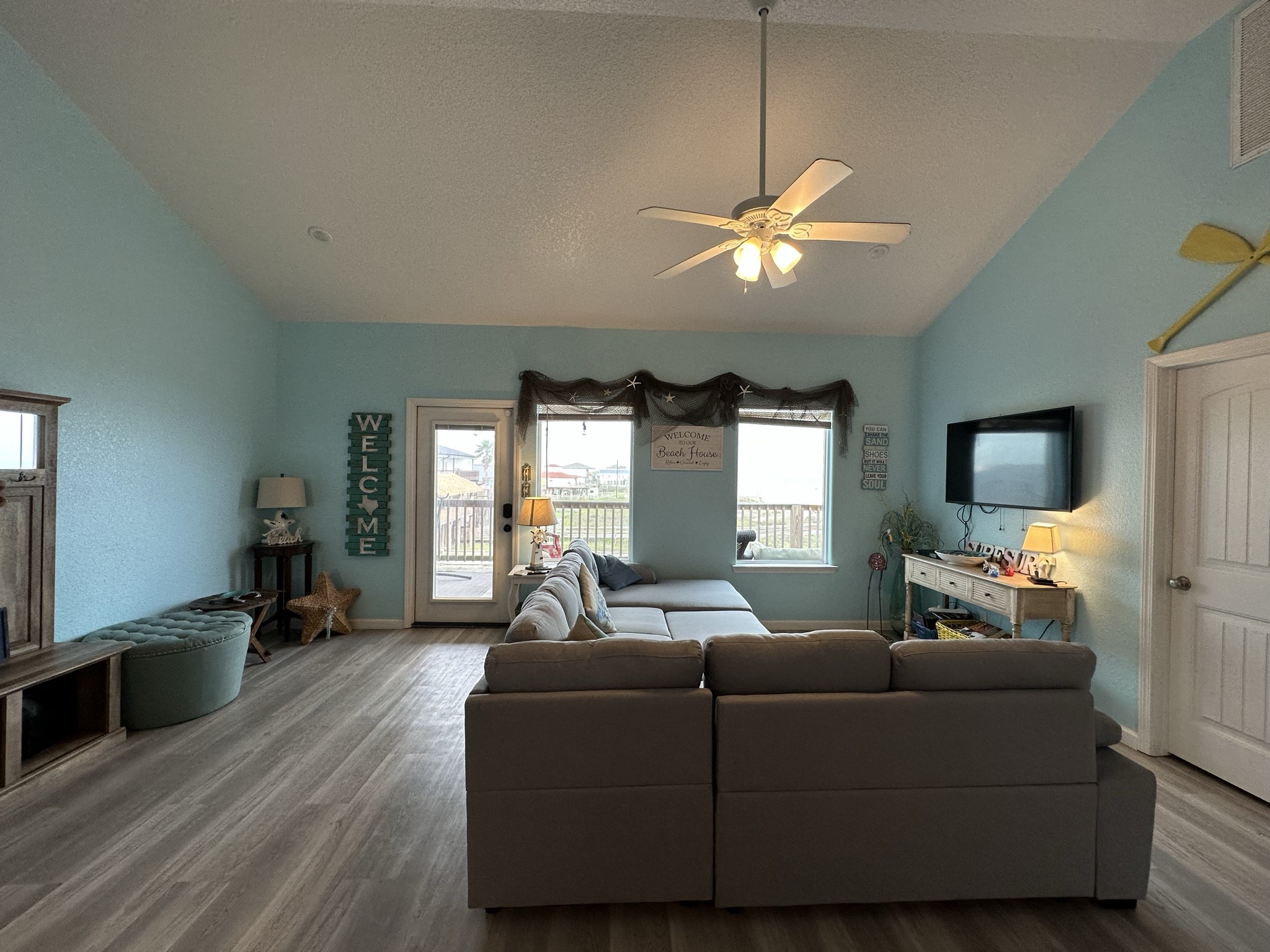 124 Howard Avenue D Property Photo 17