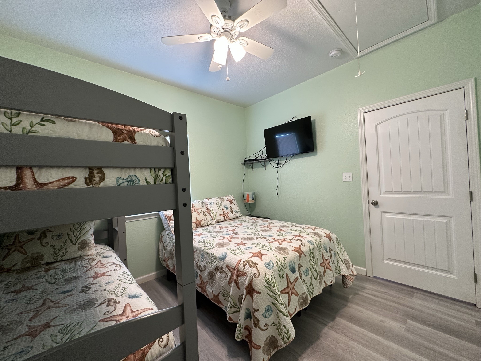 124 Howard Avenue D Property Photo 27