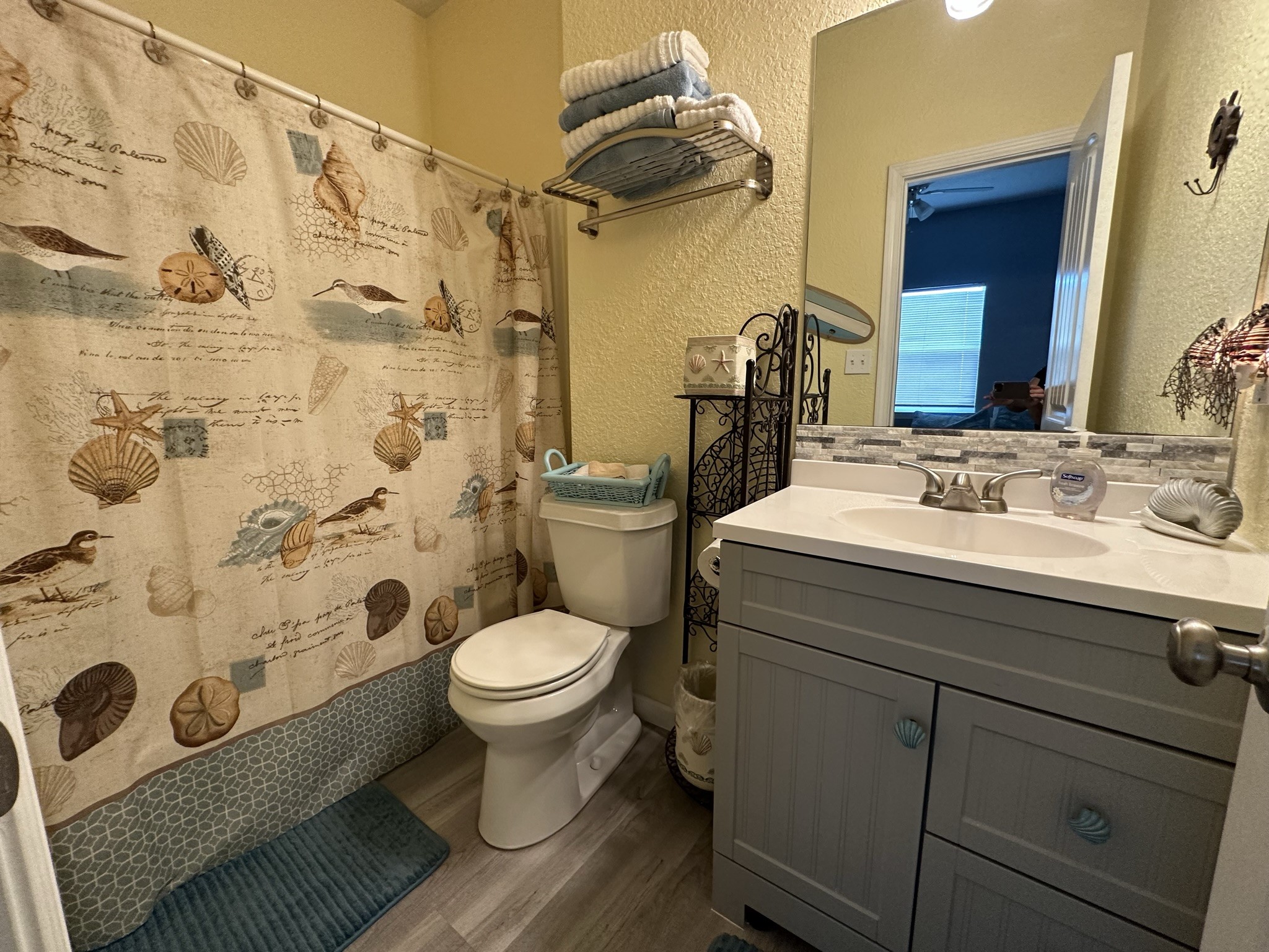124 Howard Avenue D Property Photo 31