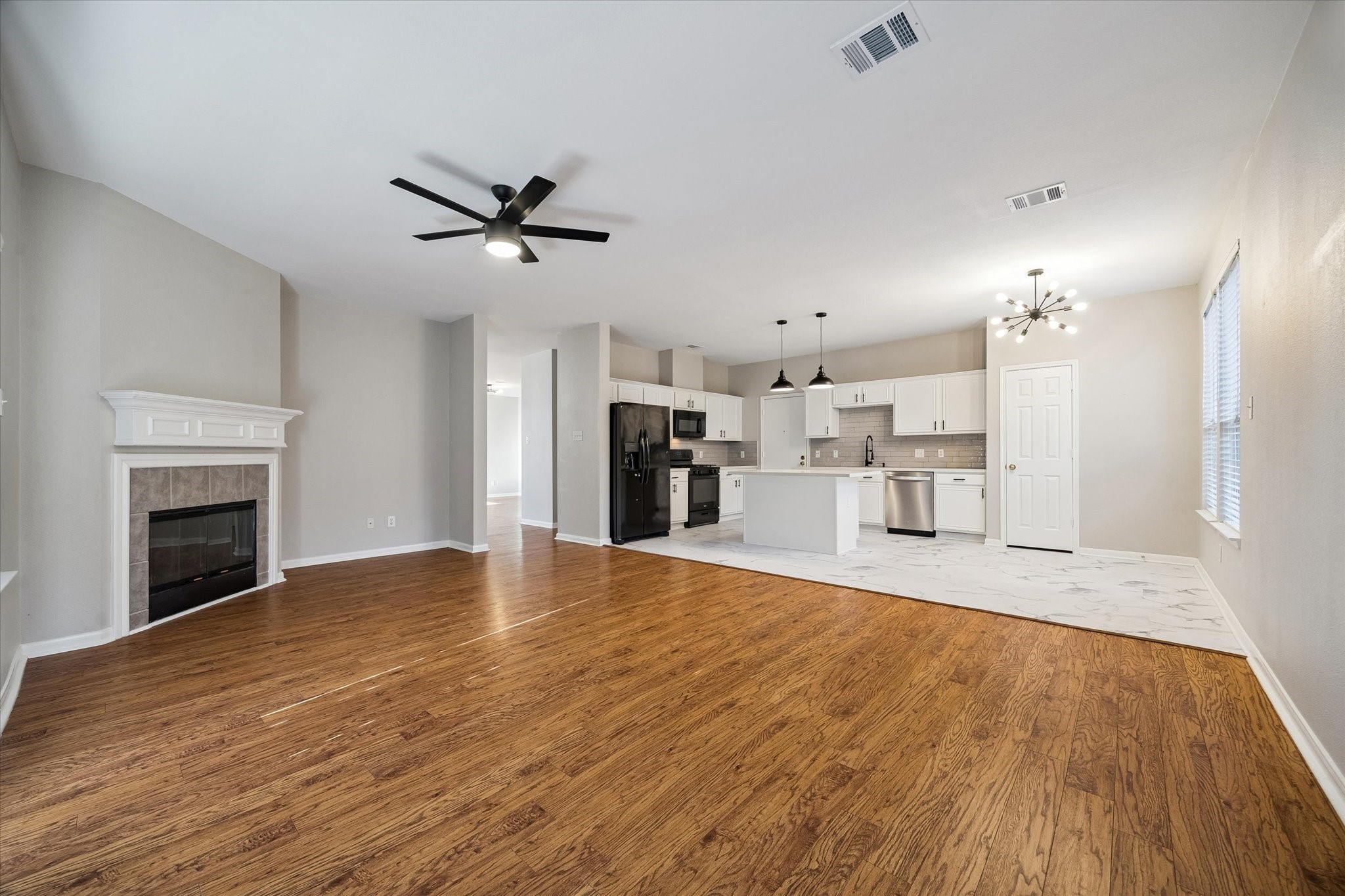 2218 Winding Hollow Drive Property Photo 7
