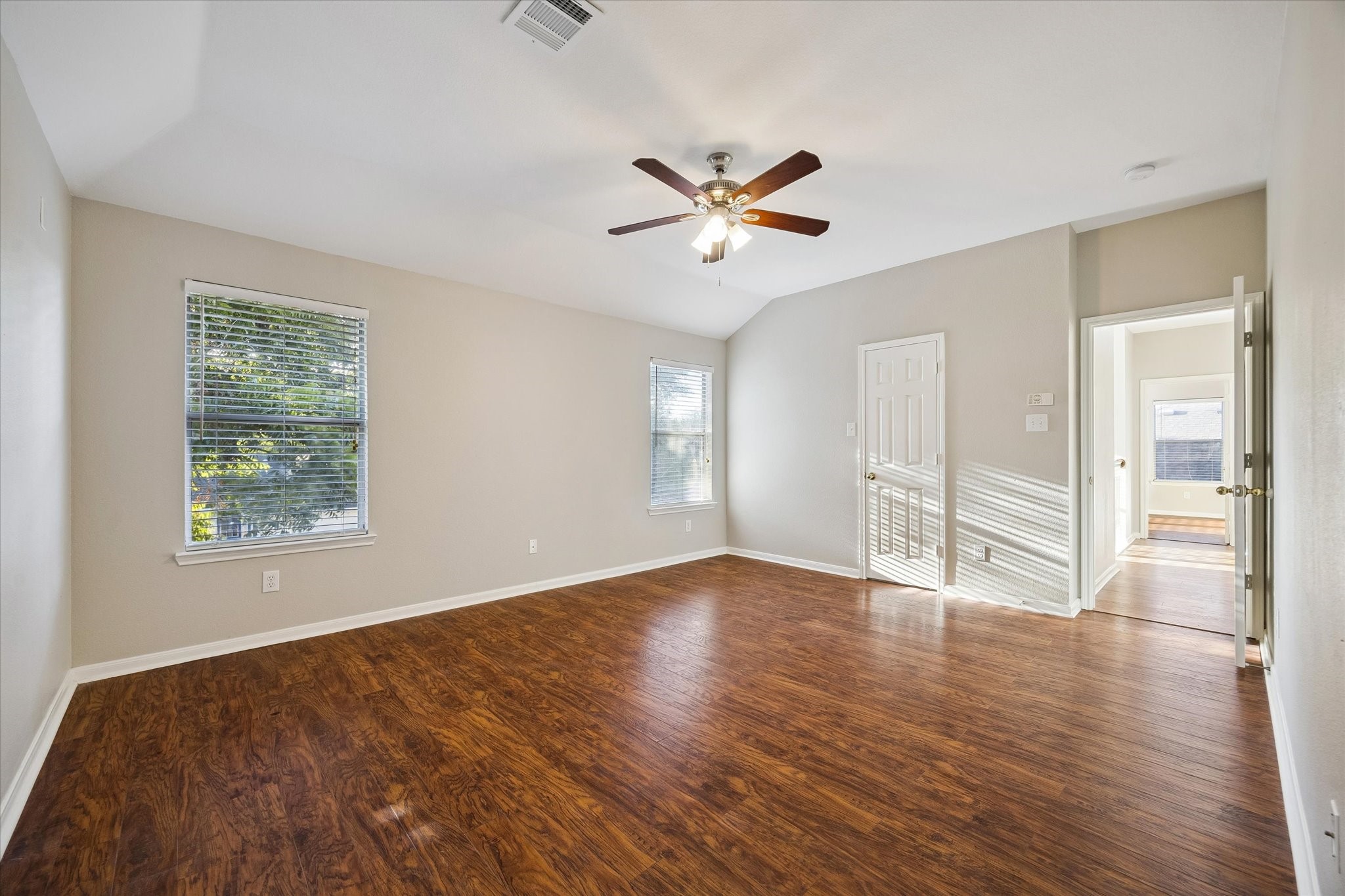 2218 Winding Hollow Drive Property Photo 9