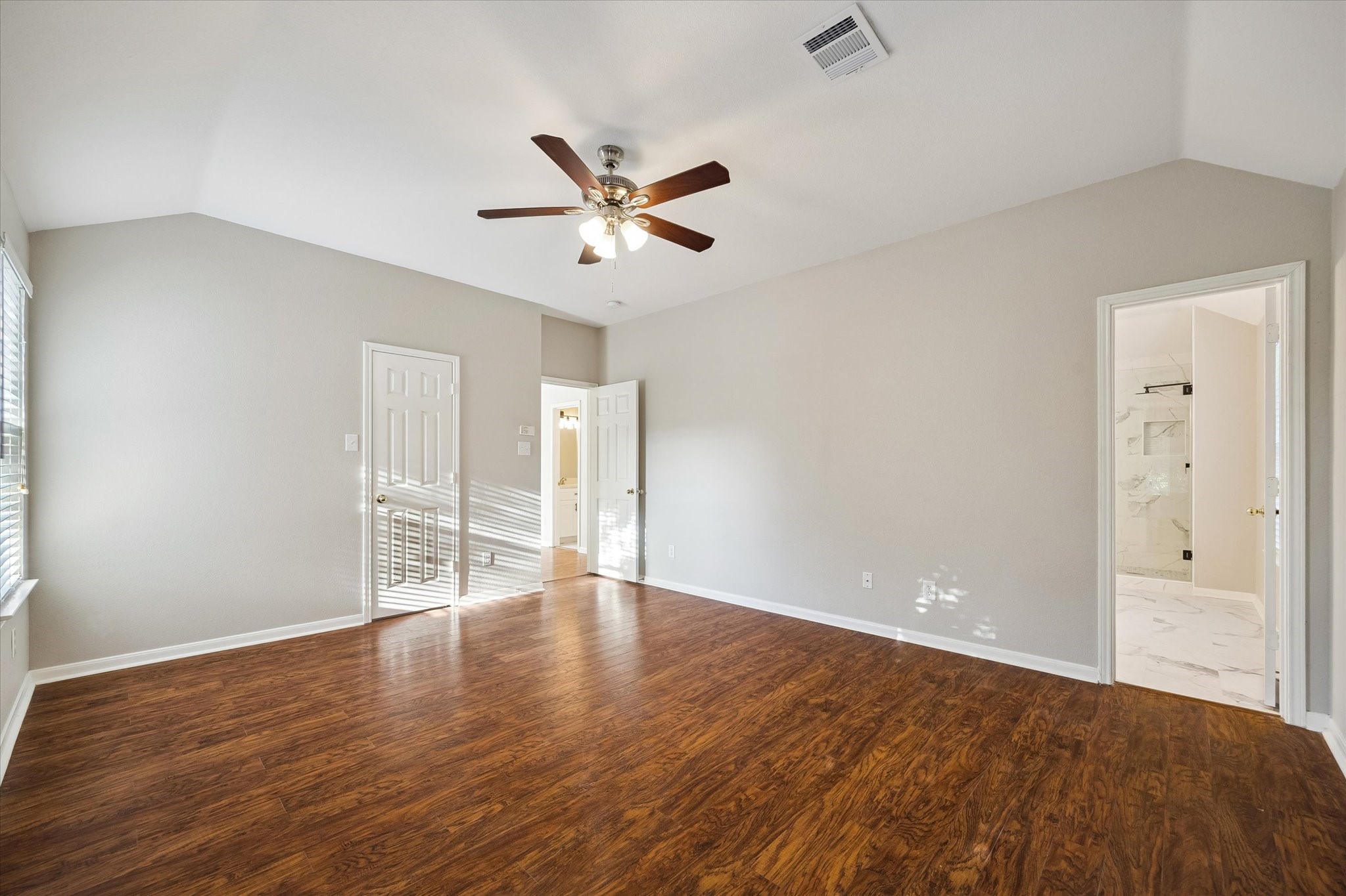 2218 Winding Hollow Drive Property Photo 10