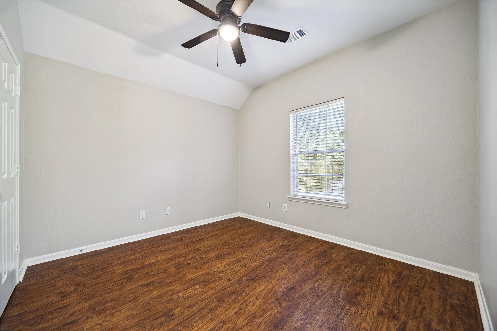 2218 Winding Hollow Drive Property Photo 13