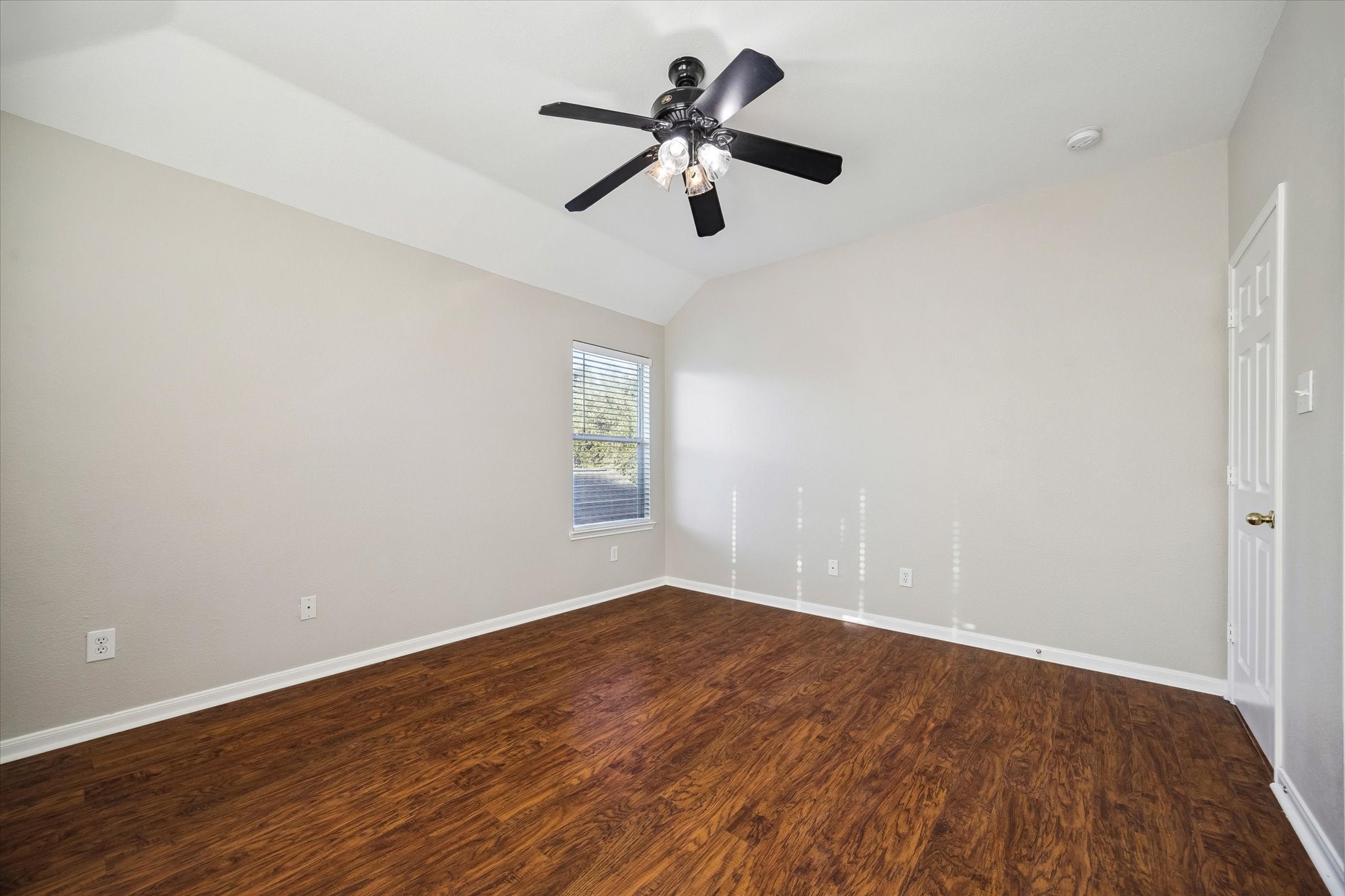 2218 Winding Hollow Drive Property Photo 18