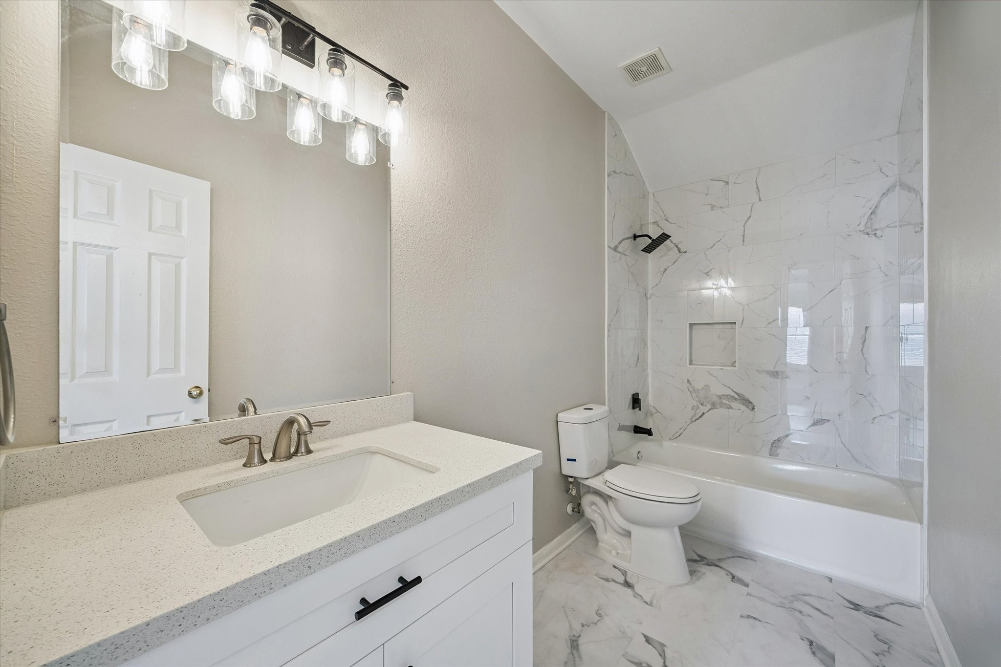 2218 Winding Hollow Drive Property Photo 19