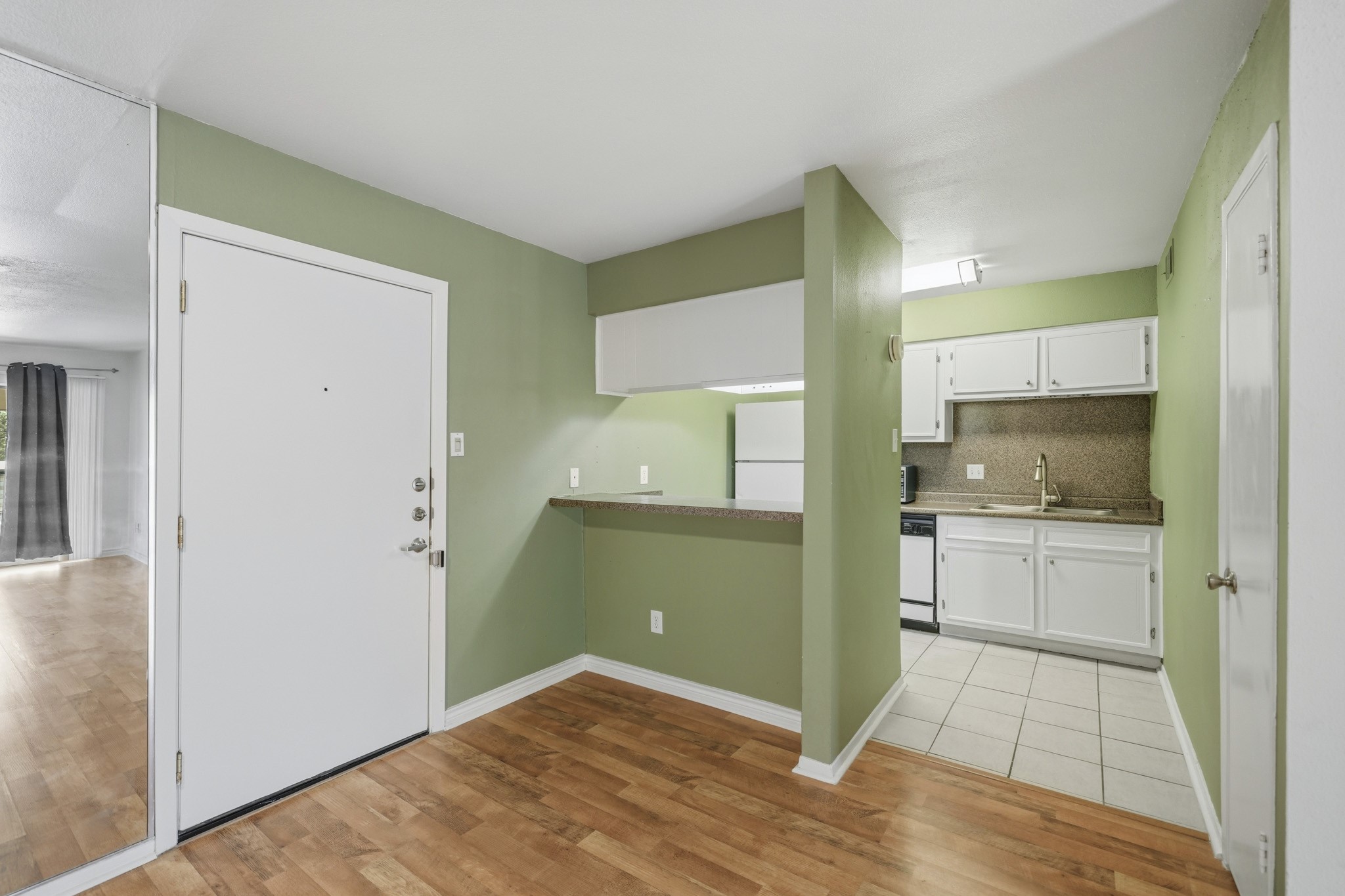 3131 Cummins Street 80 Property Photo 4