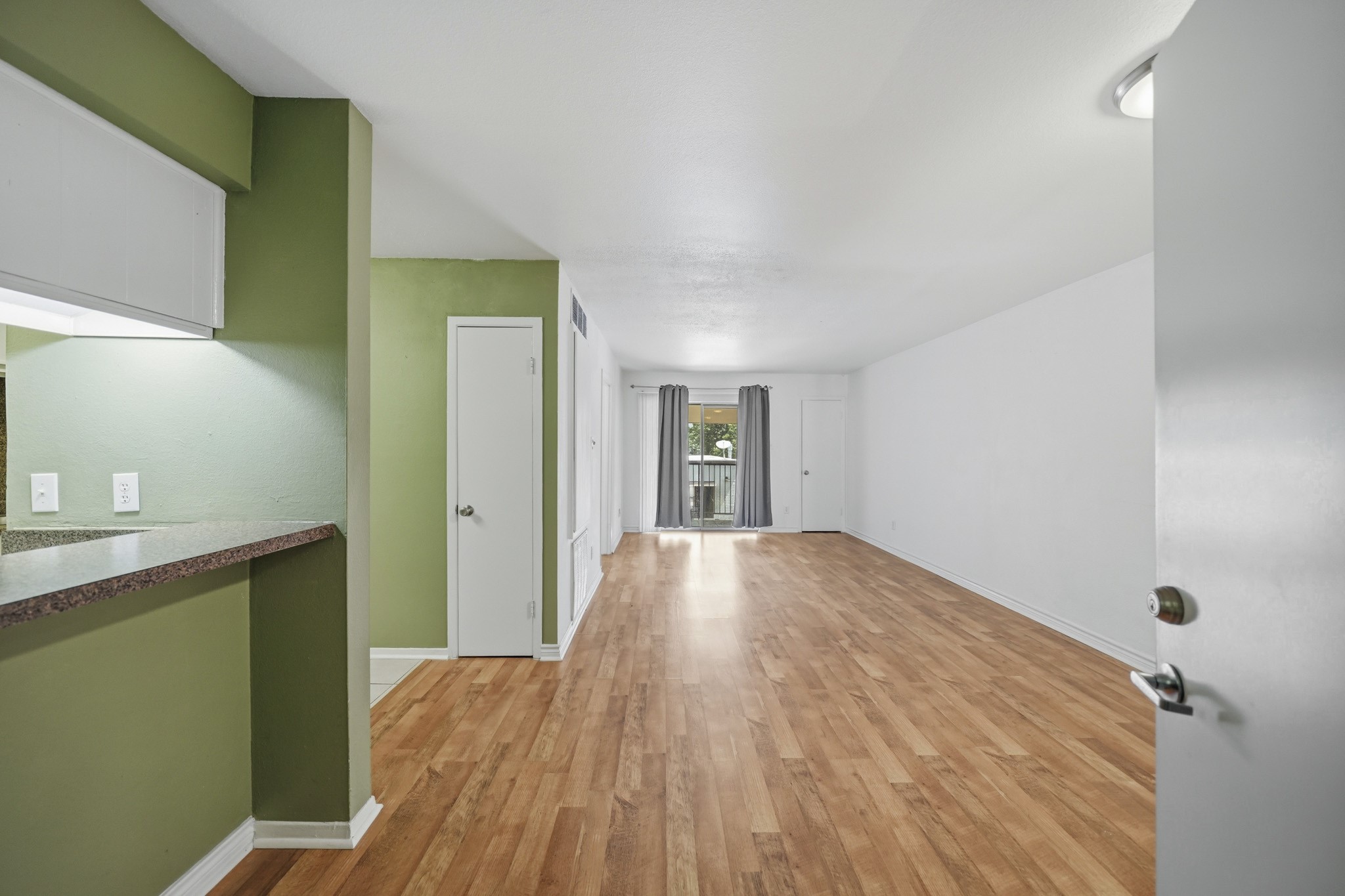 3131 Cummins Street 80 Property Photo 6