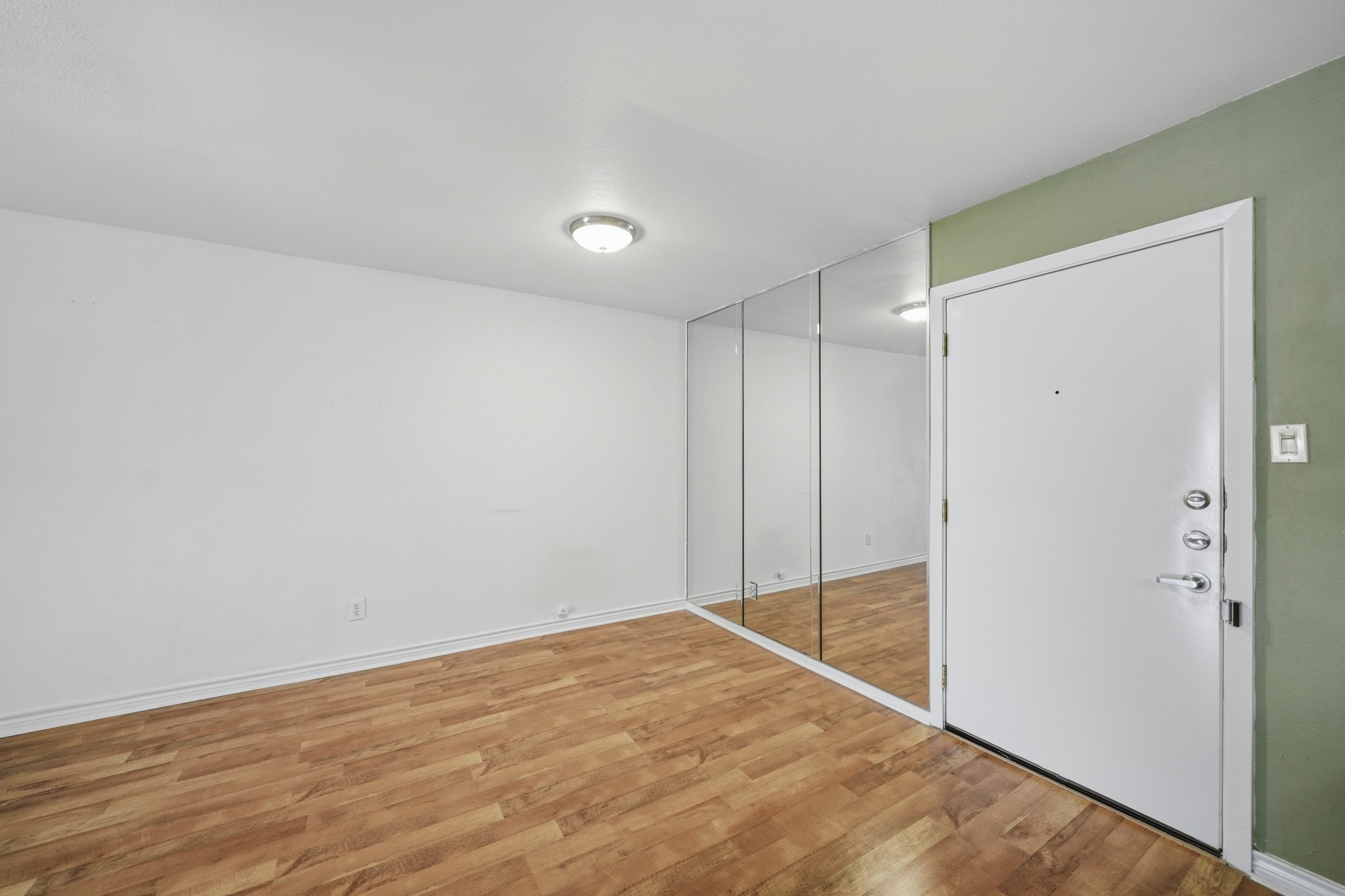 3131 Cummins Street 80 Property Photo 11