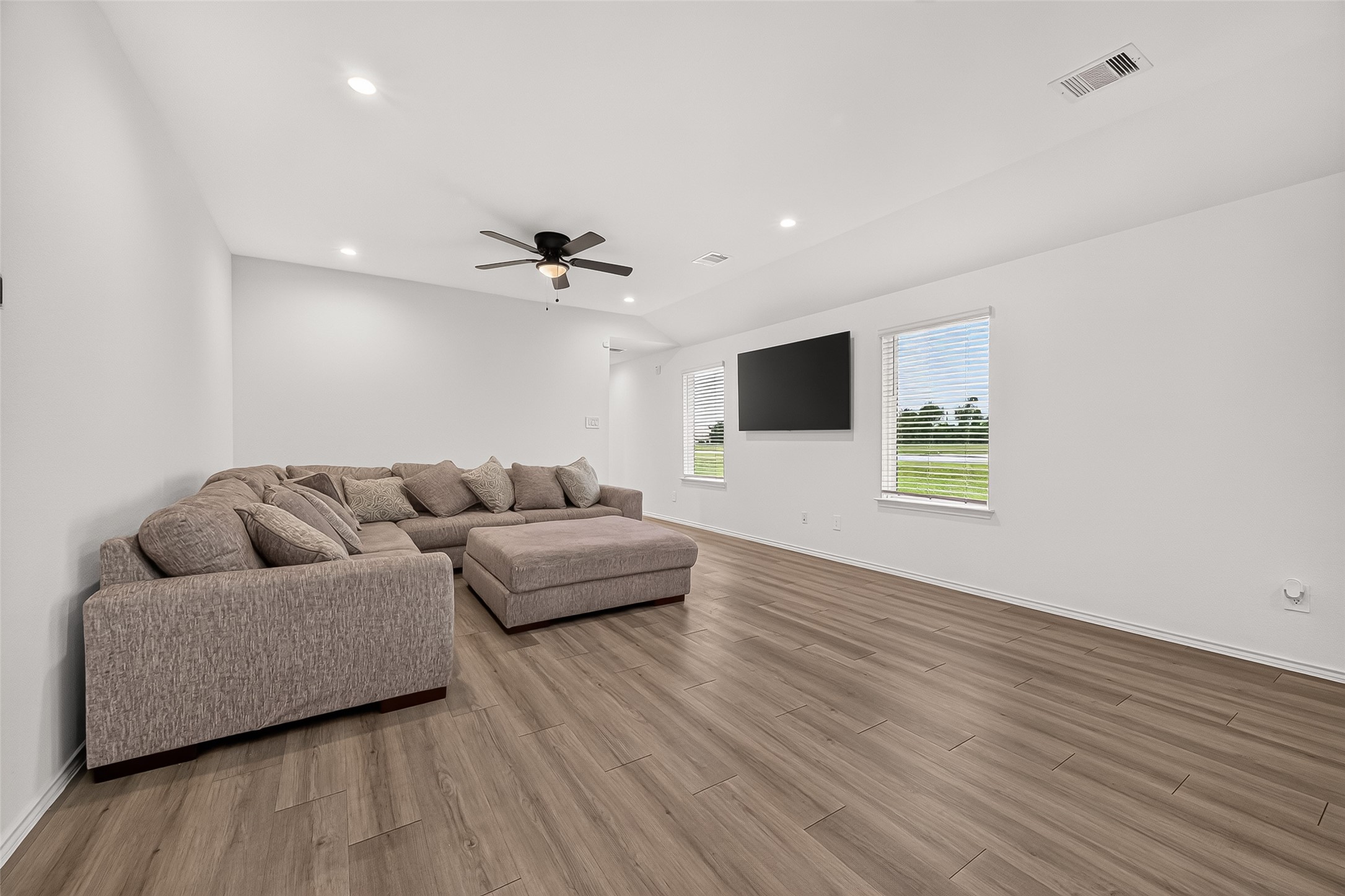 2074 Legacy Hills Drive Property Photo 14