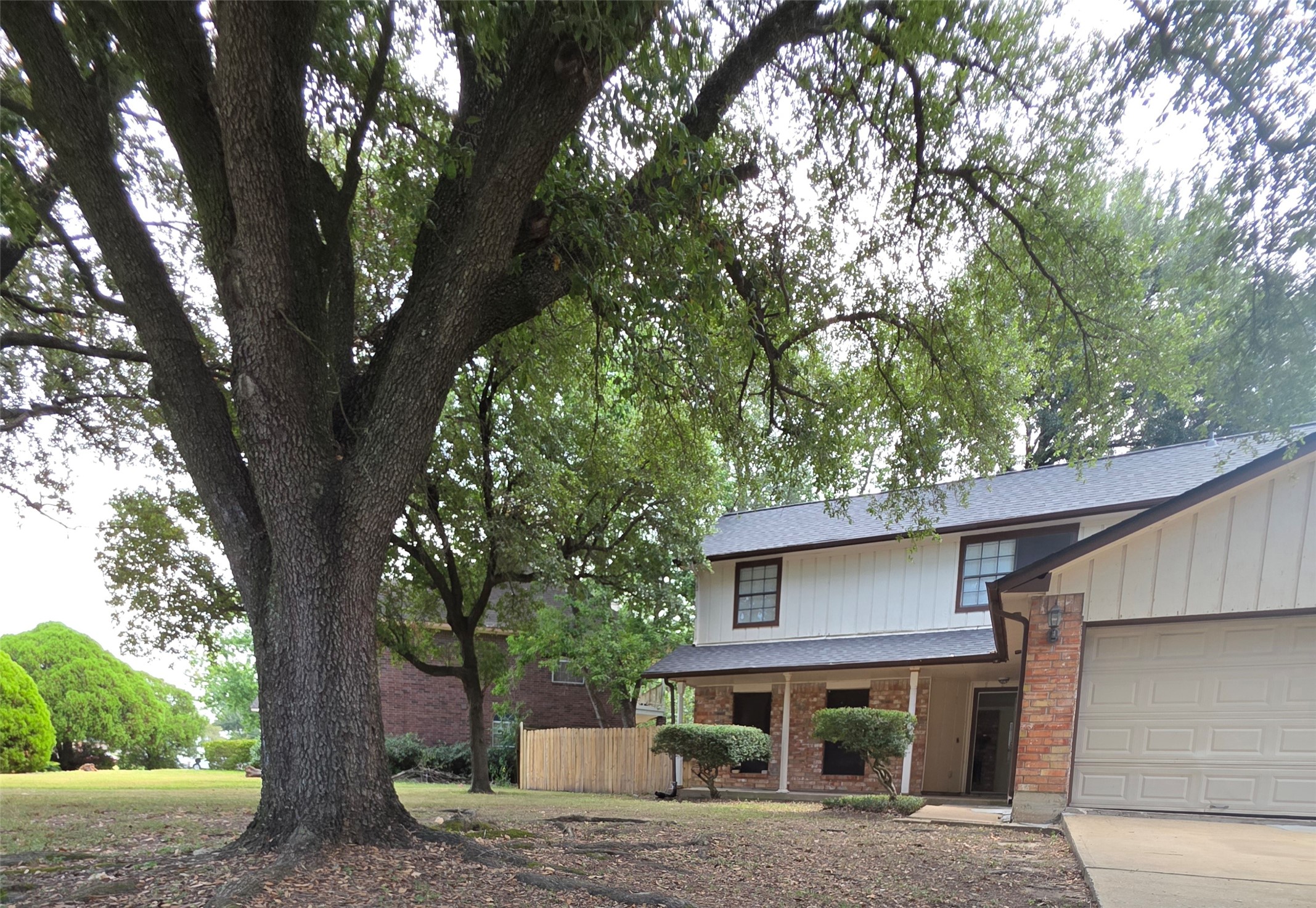 962 Sterling Green Drive S Property Photo 4