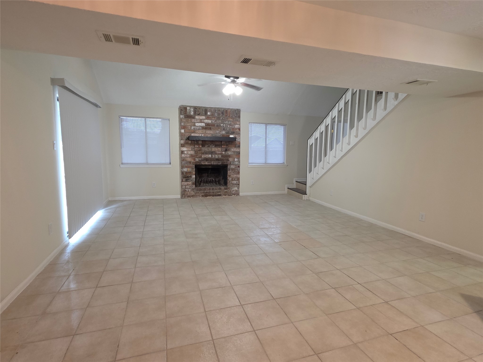 962 Sterling Green Drive S Property Photo 6
