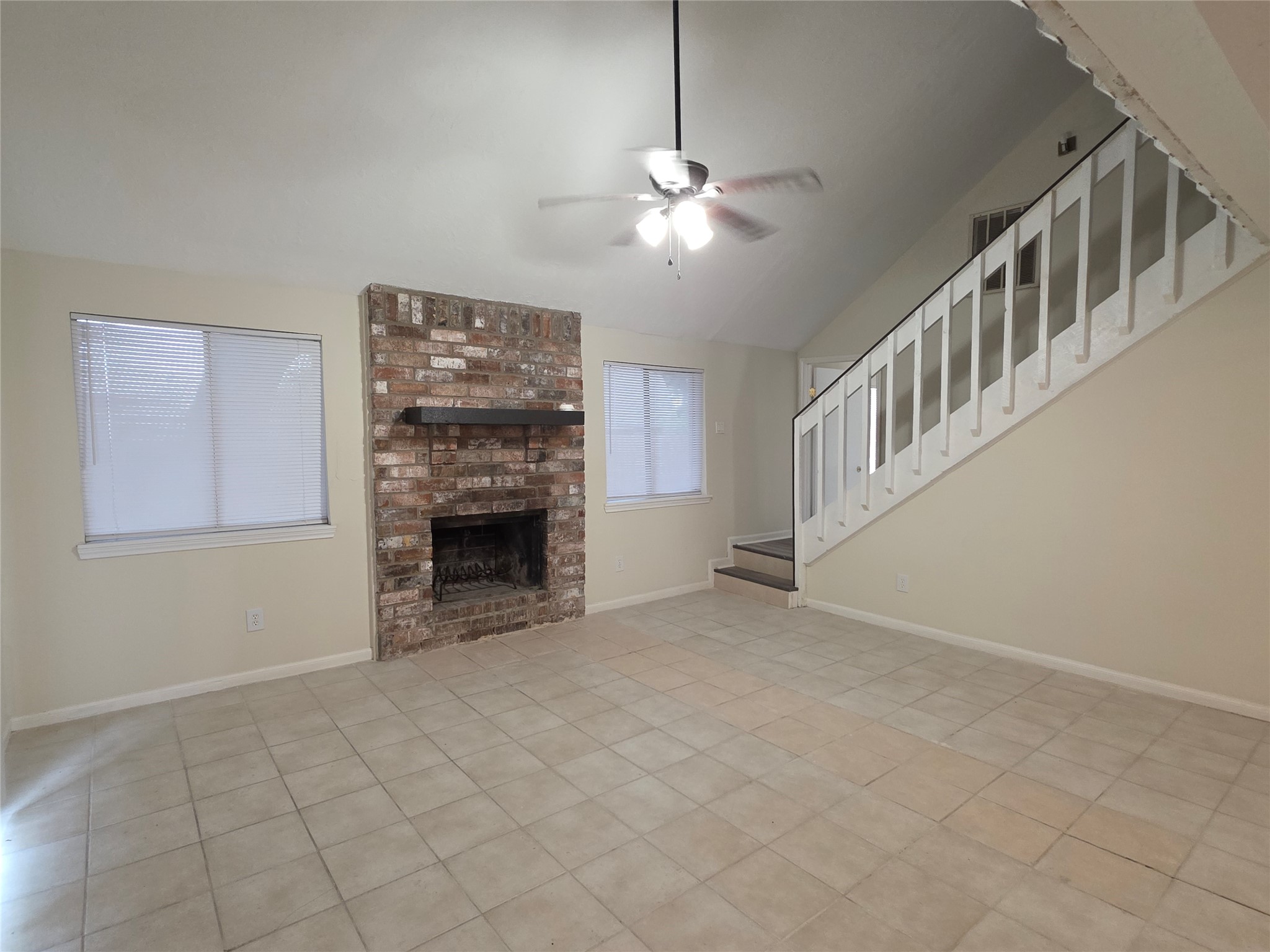 962 Sterling Green Drive S Property Photo 7