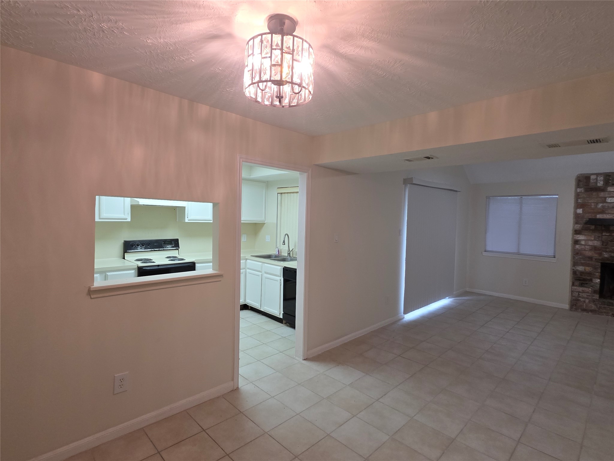 962 Sterling Green Drive S Property Photo 9