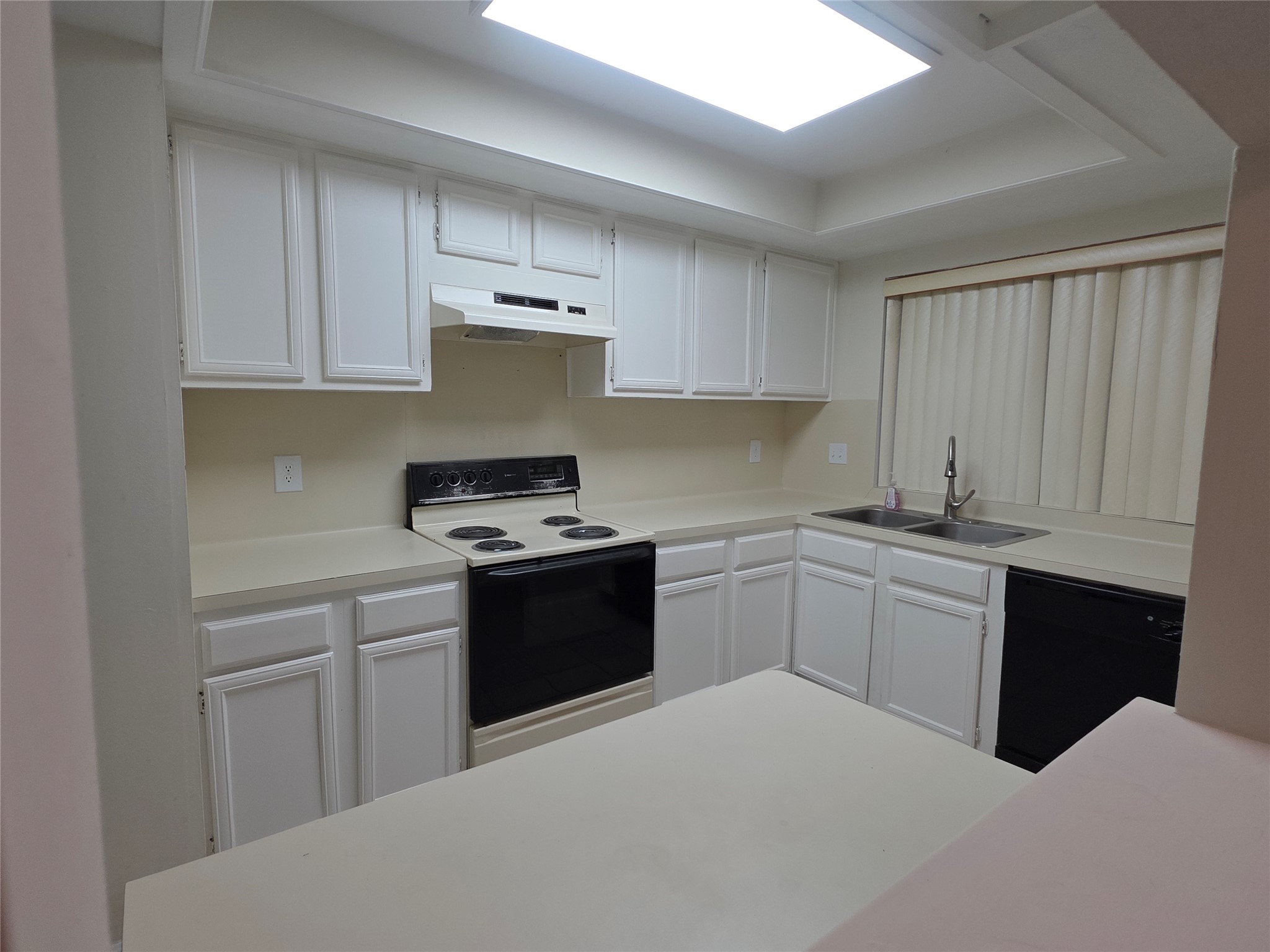 962 Sterling Green Drive S Property Photo 13