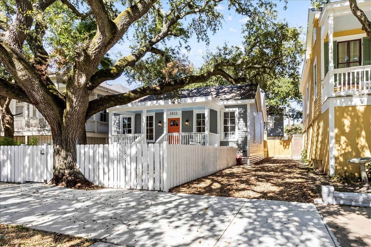 2822 Bernardo De Galvez Avenue Property Photo 7
