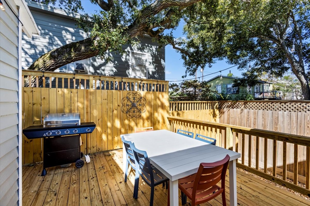 2822 Bernardo De Galvez Avenue Property Photo 11