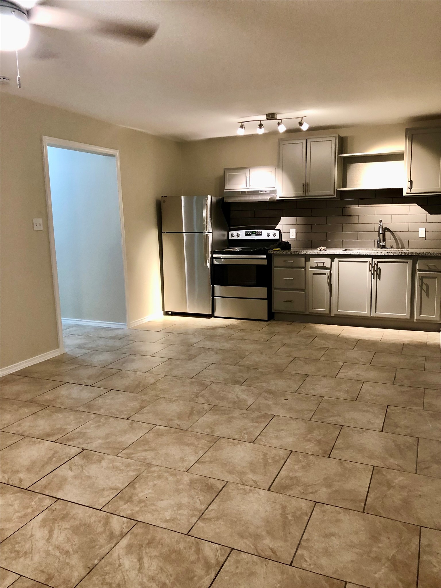 2822 Bernardo De Galvez Avenue Property Photo 39
