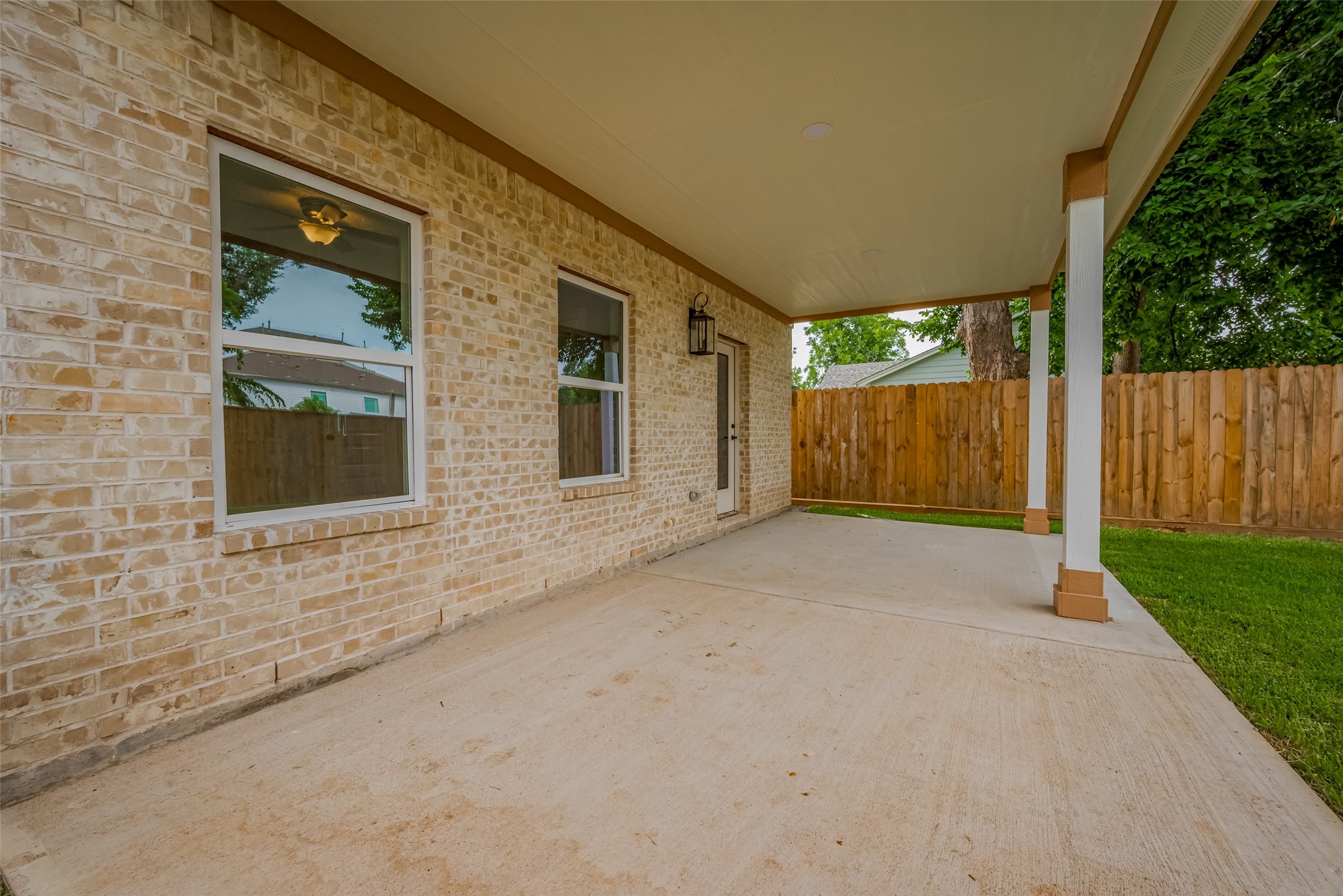 2206 Hoskins Drive Property Photo 8