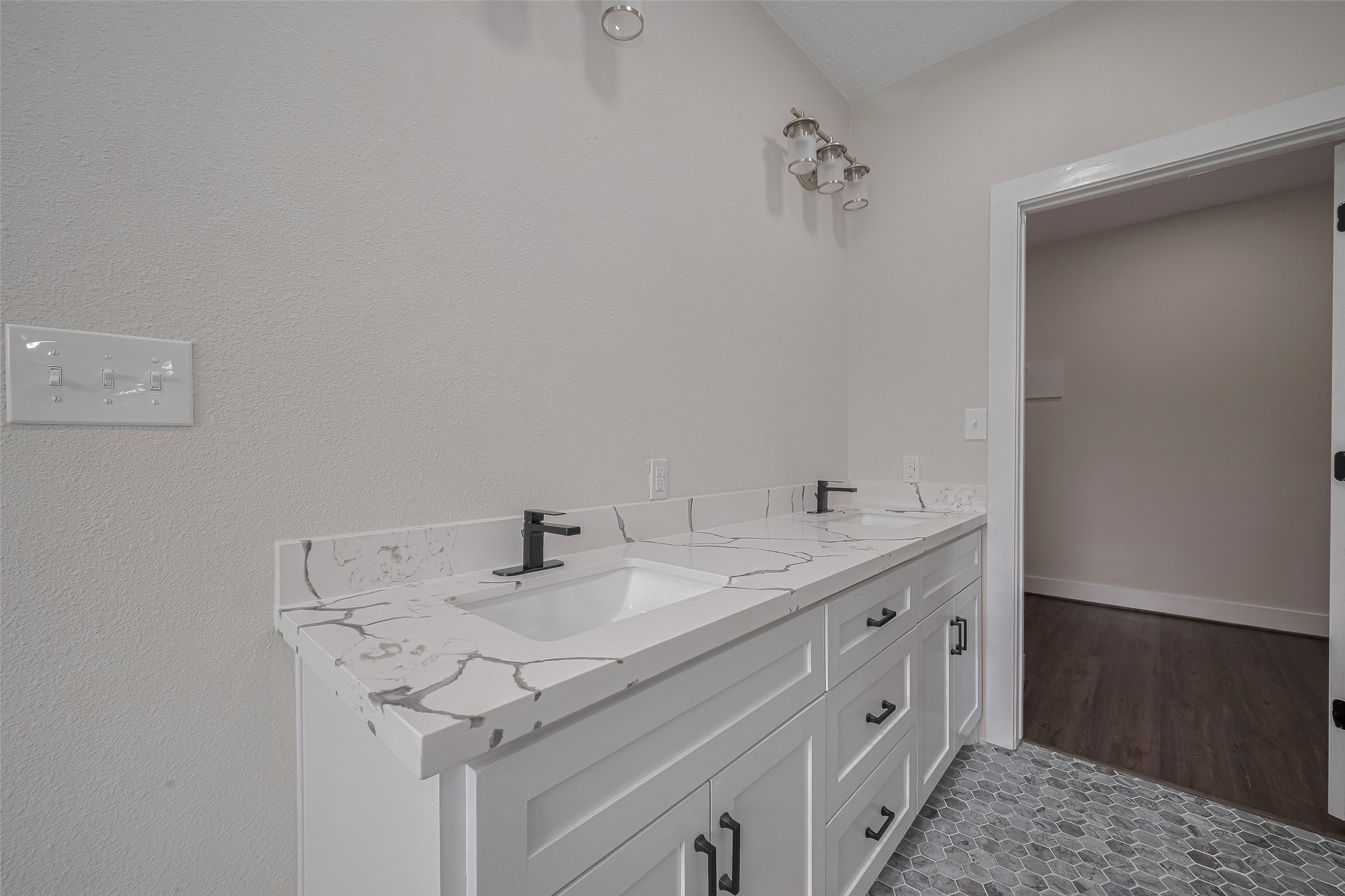 2206 Hoskins Drive Property Photo 21