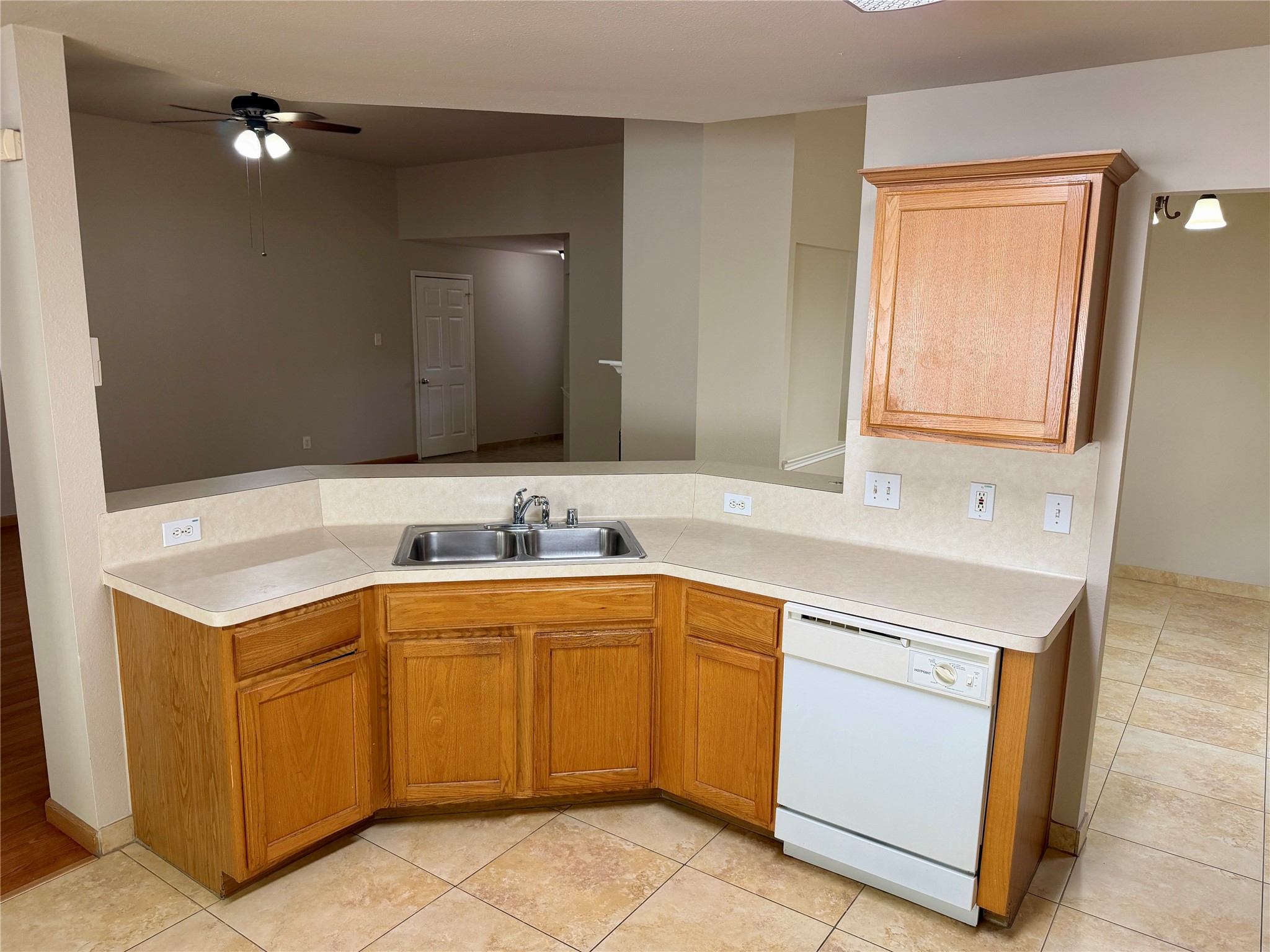 3715 Lindenfield Drive Property Photo 12