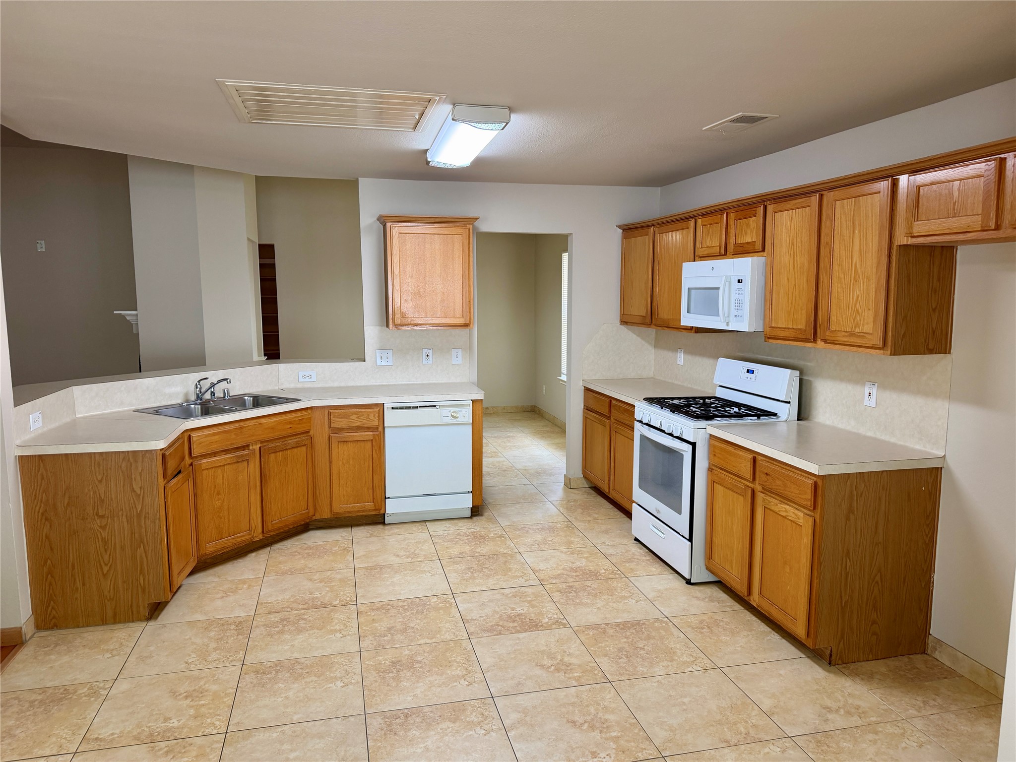 3715 Lindenfield Drive Property Photo 13