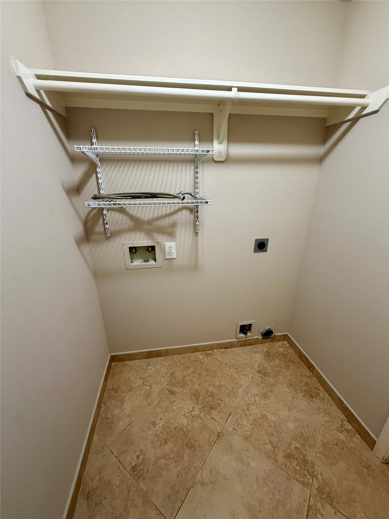 3715 Lindenfield Drive Property Photo 20