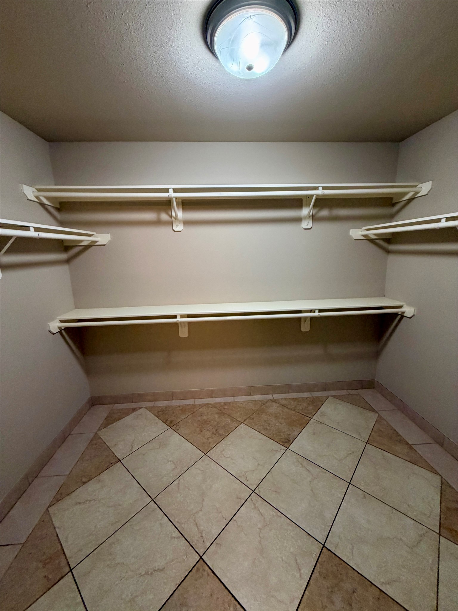 3715 Lindenfield Drive Property Photo 34