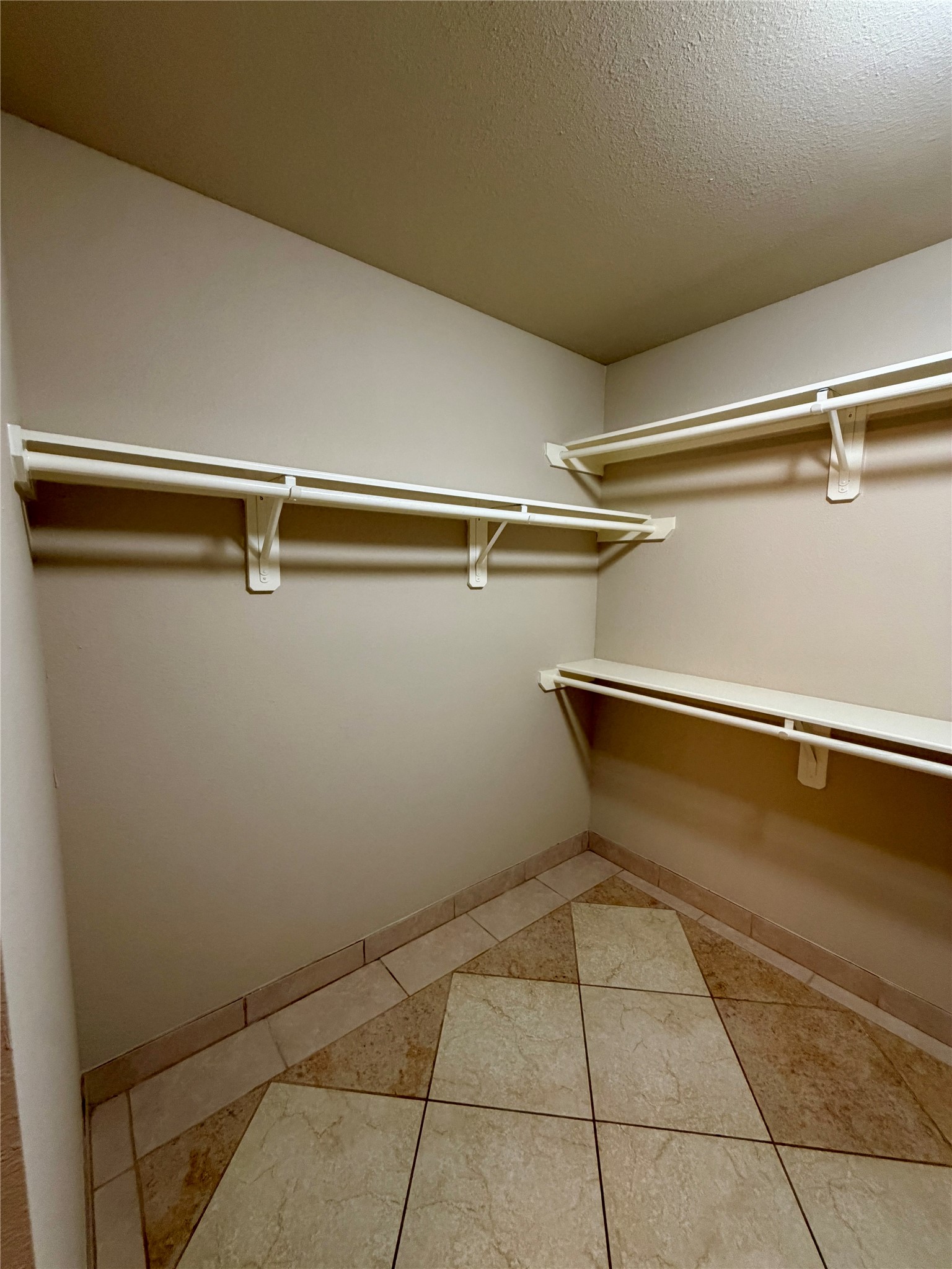 3715 Lindenfield Drive Property Photo 35