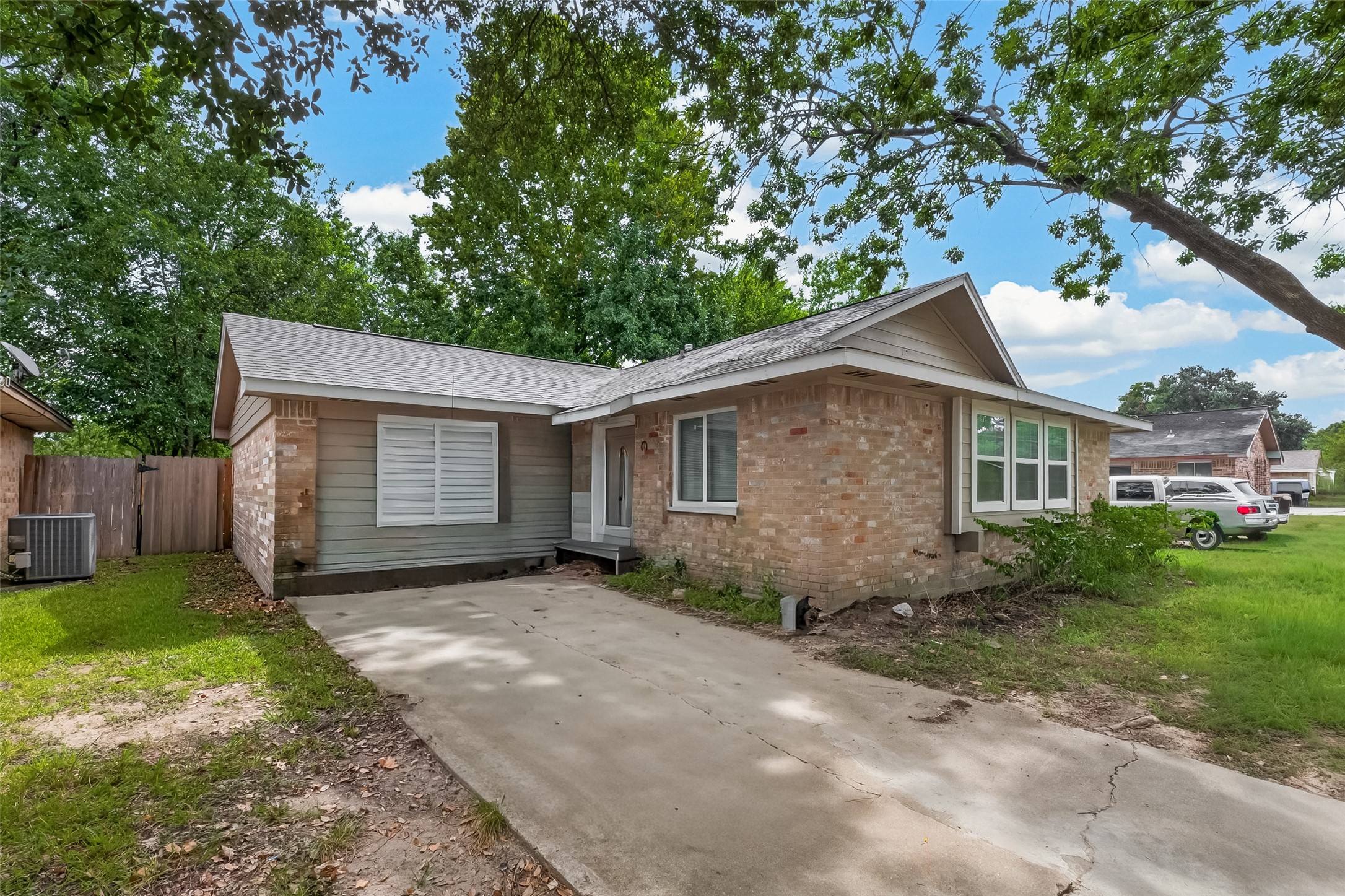 5022 Castlecreek Lane Property Photo 1