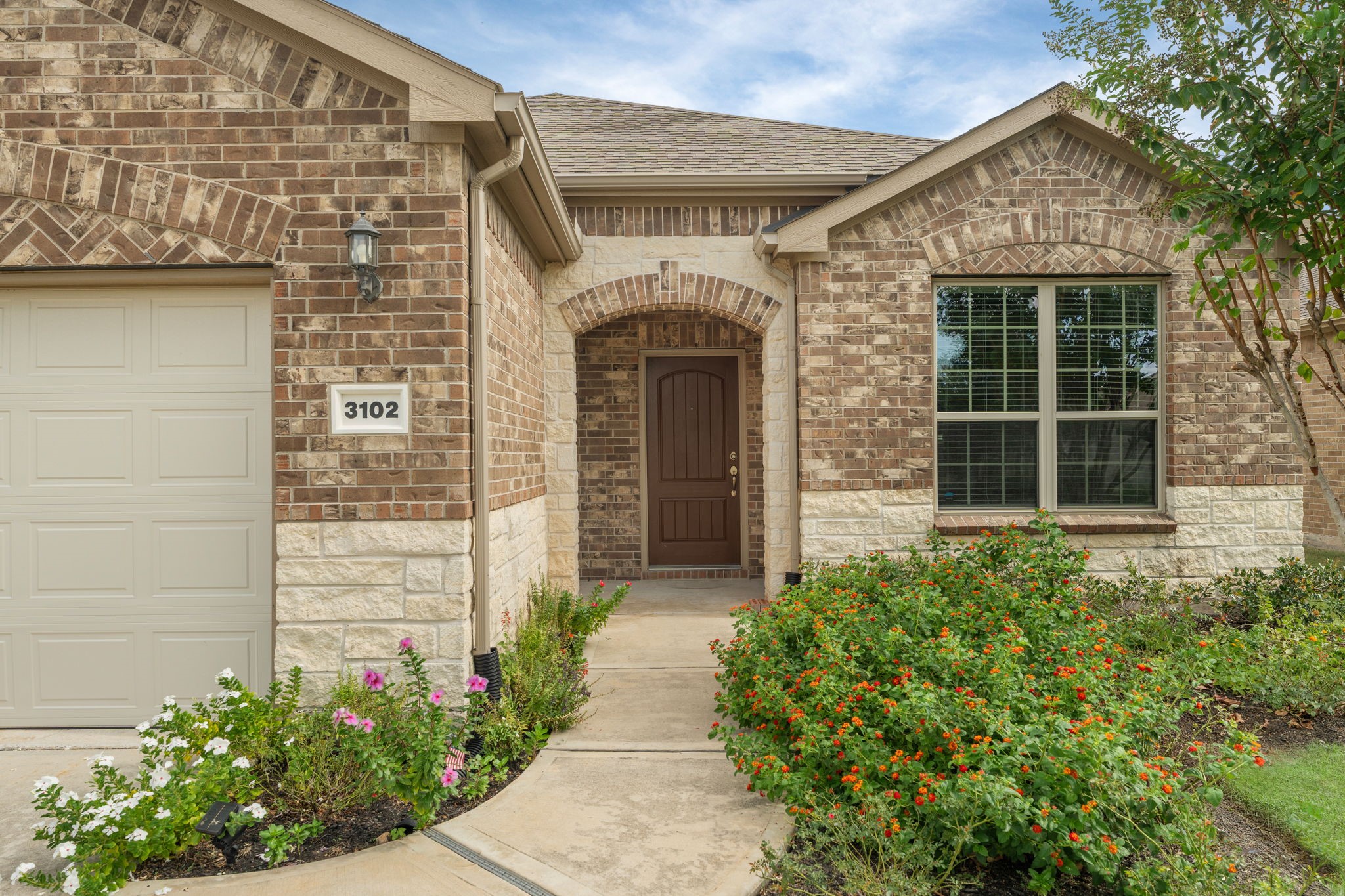 3102 Capote Peak Way Property Photo 3