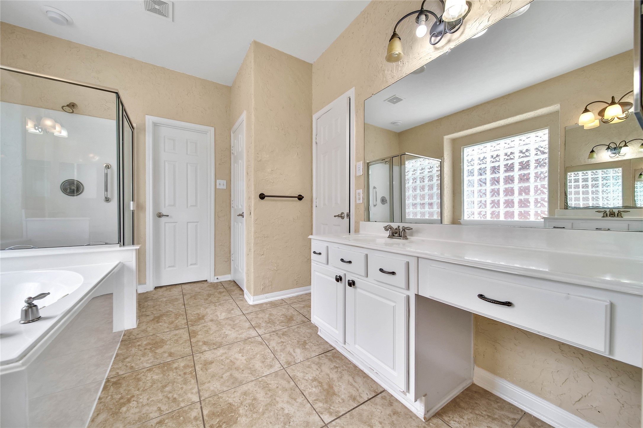 20790 Kenswick Park Drive Property Photo 15