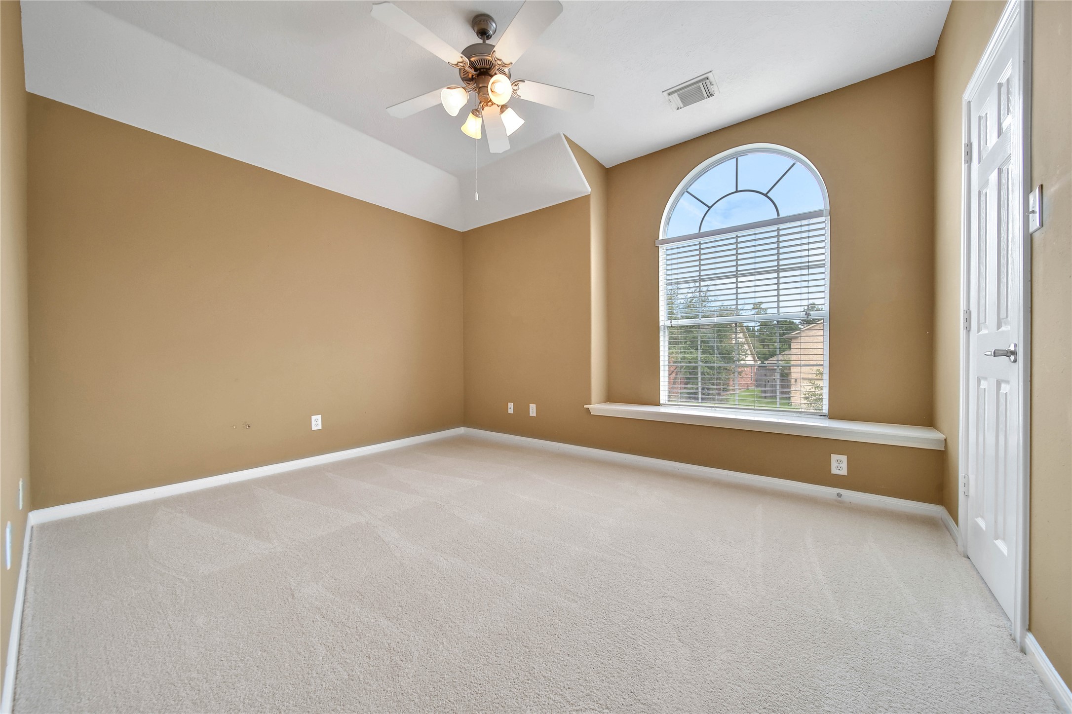 20790 Kenswick Park Drive Property Photo 23