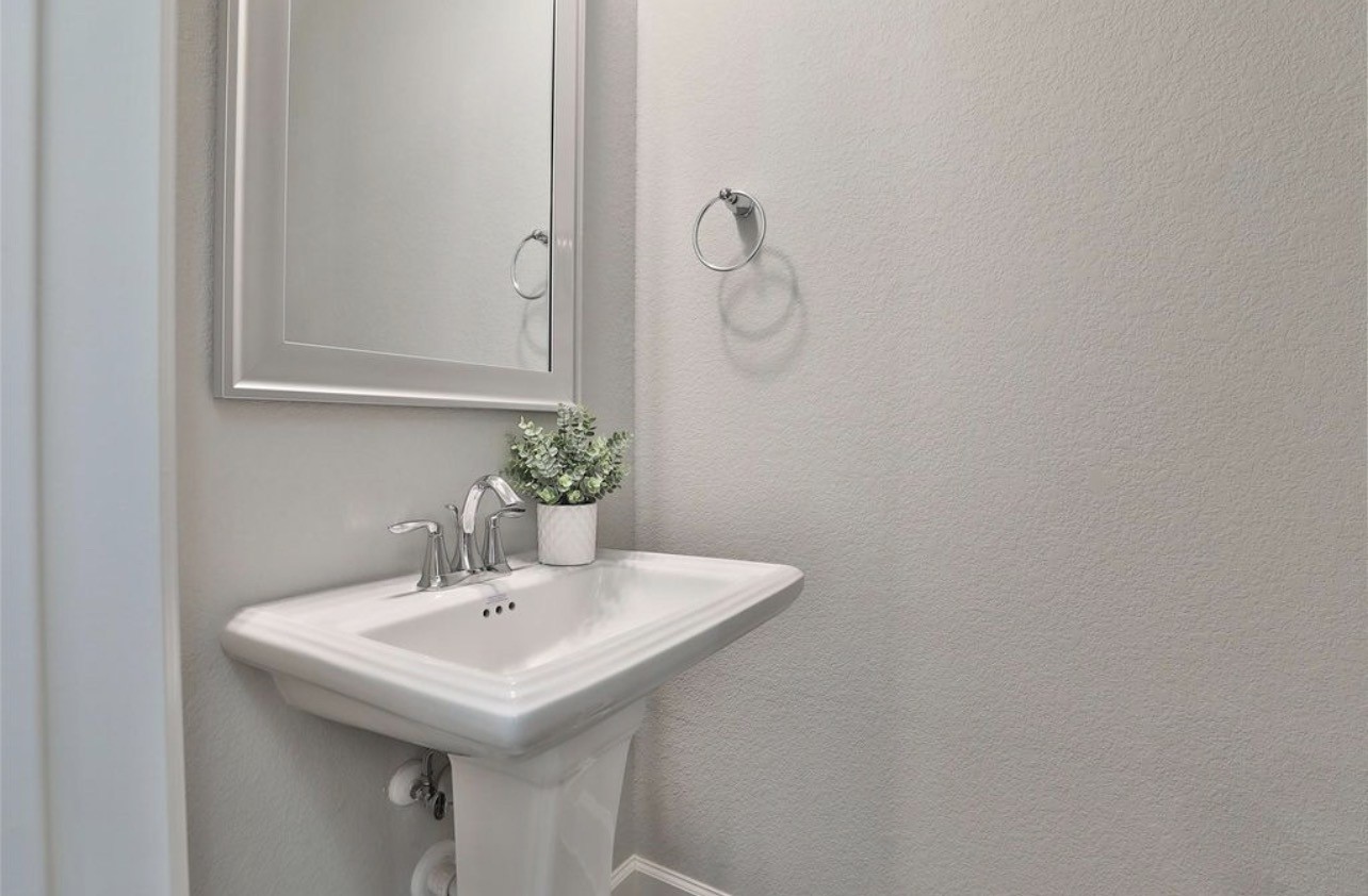 2206 Bridgeport Path Drive Property Photo 11