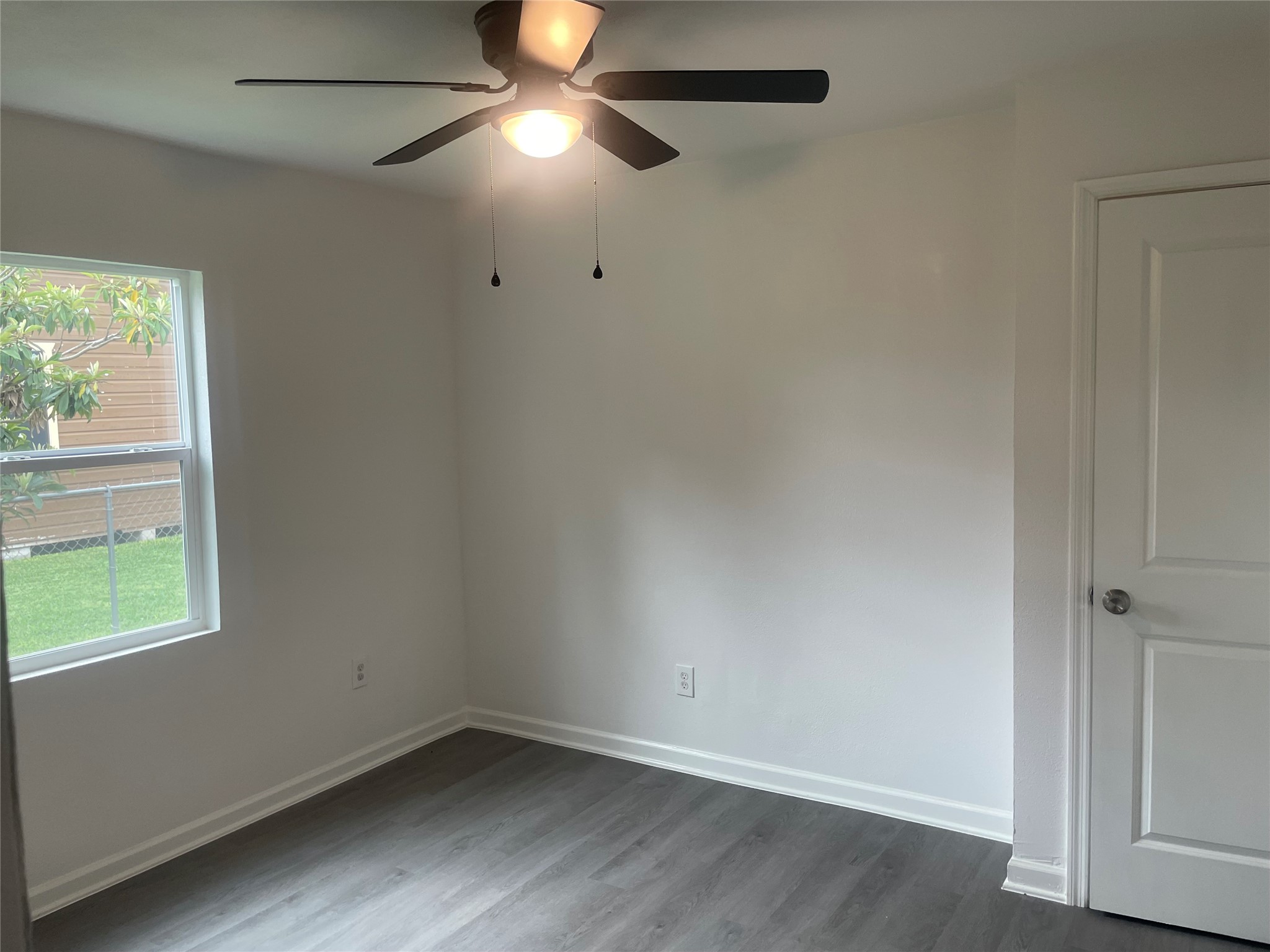 1072 Conklin Street Property Photo 6