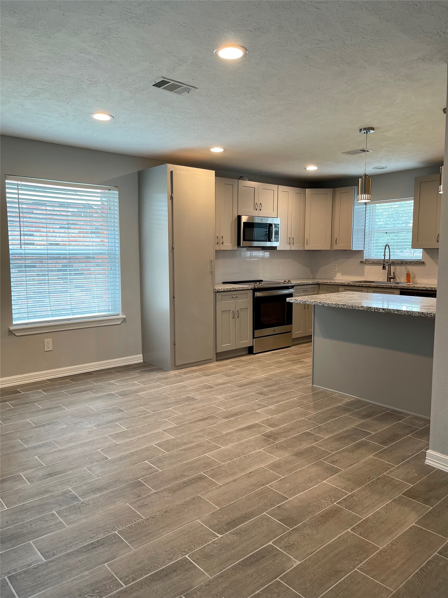9415 Westacre Place Property Photo 12