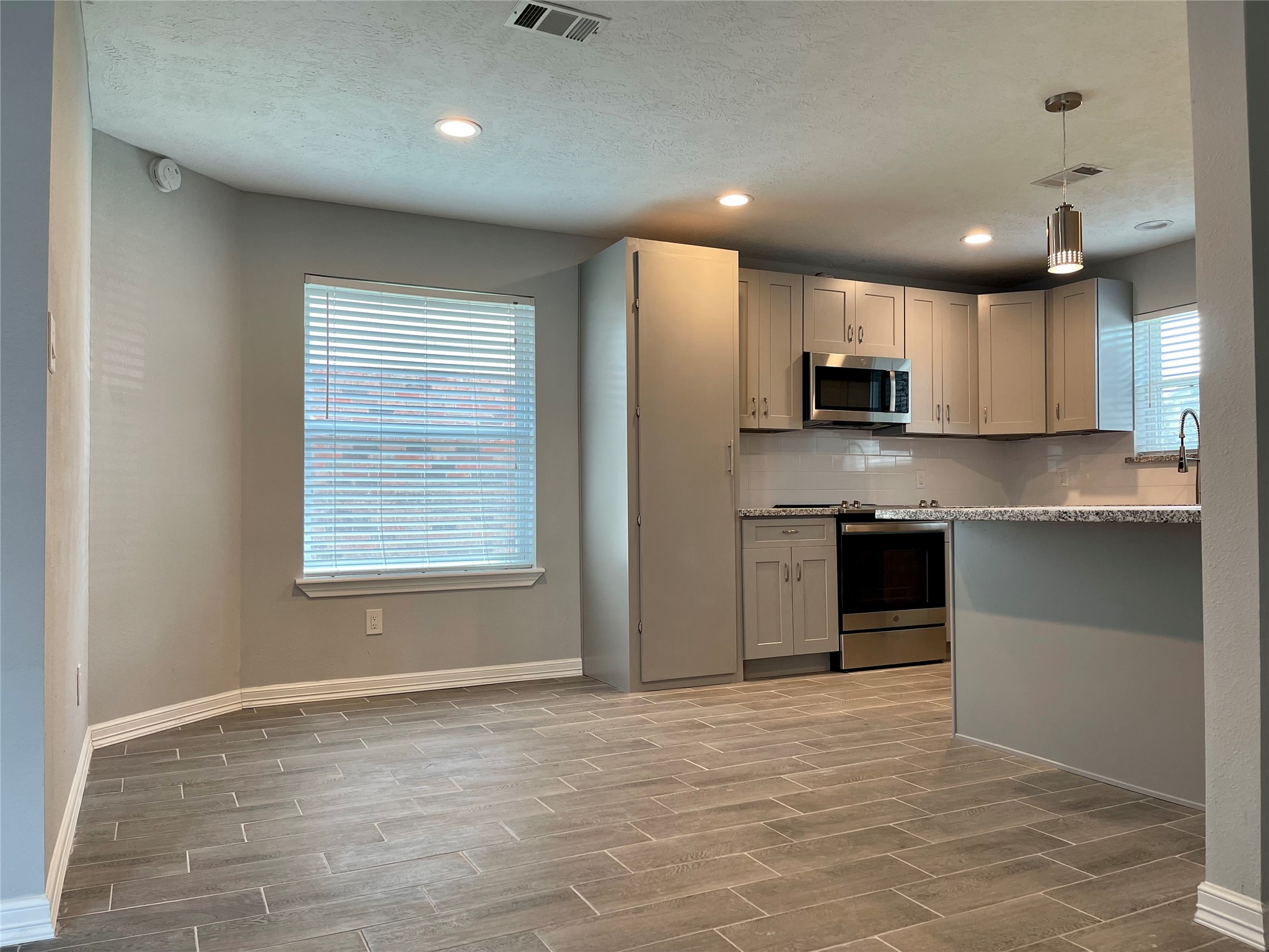 9415 Westacre Place Property Photo 14