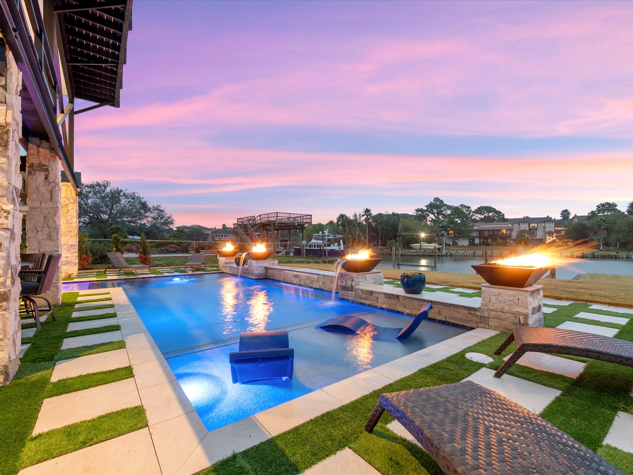 2522 Baycrest Drive